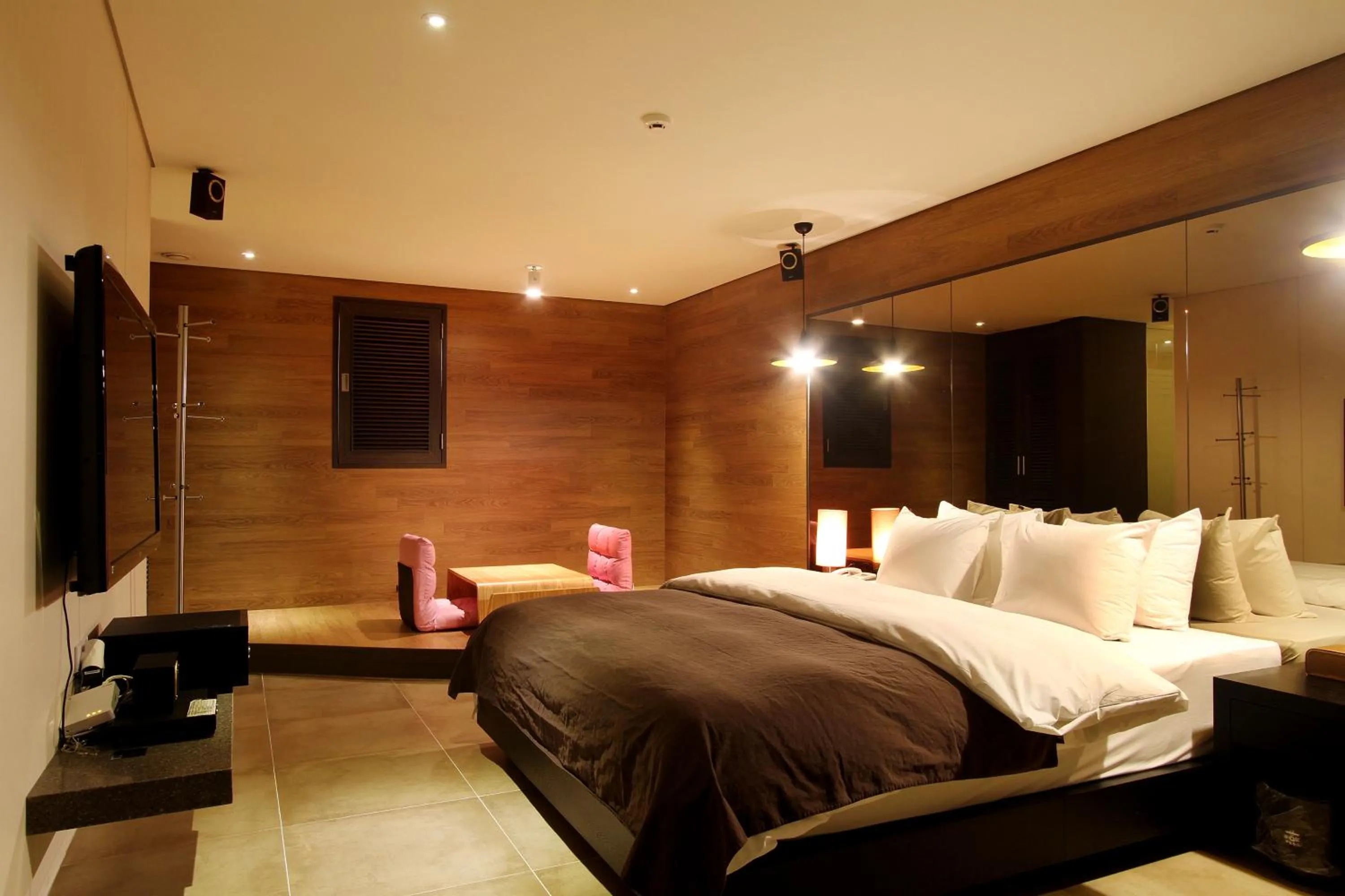 Bed in Uijeongbu Latree Hotel