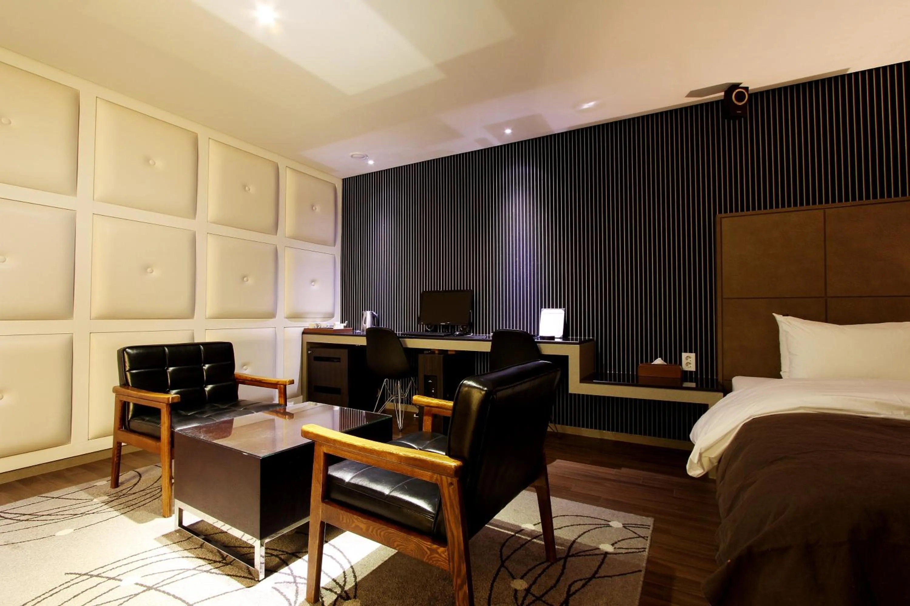 Bed in Uijeongbu Latree Hotel