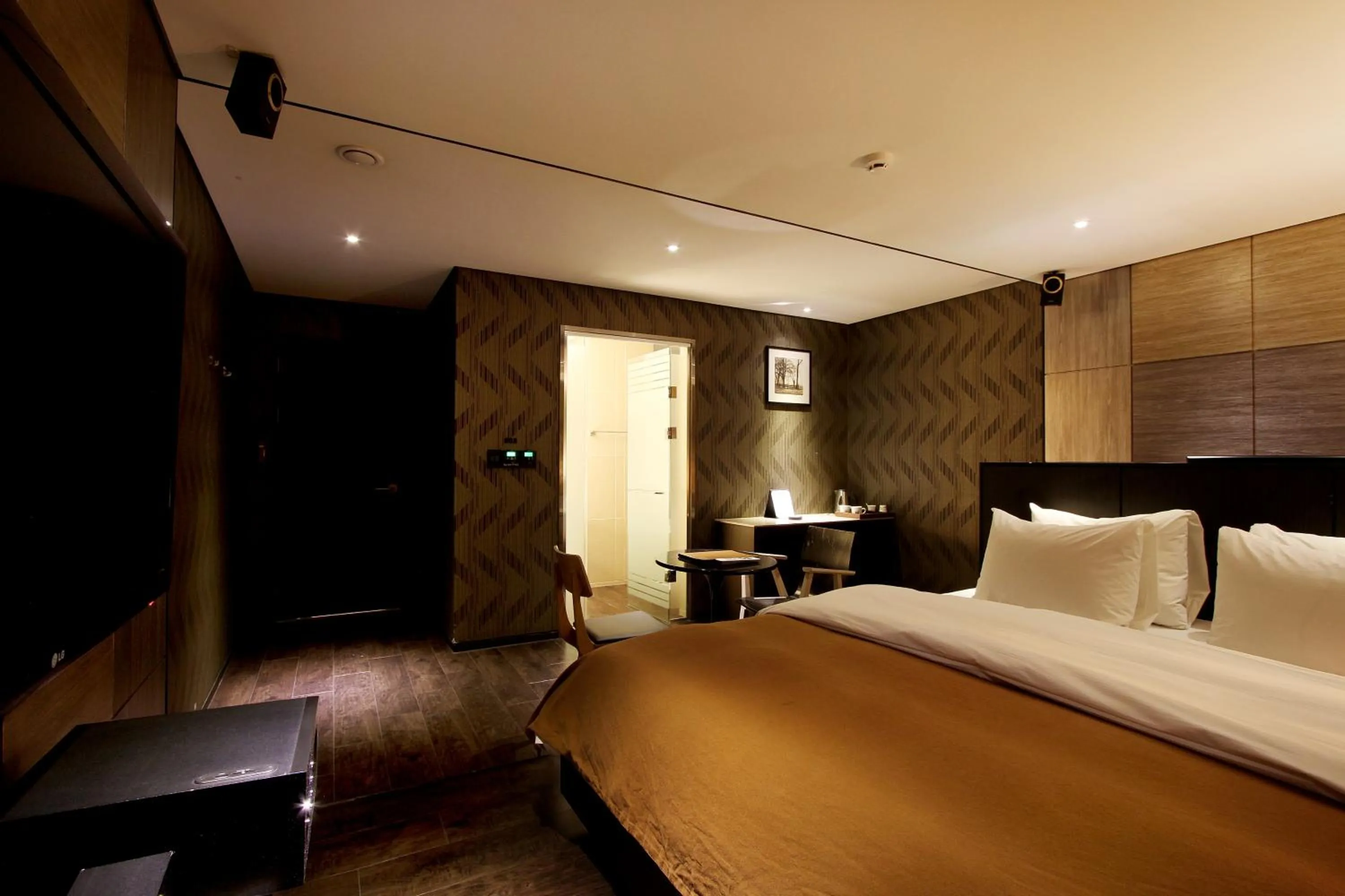 Bed in Uijeongbu Latree Hotel