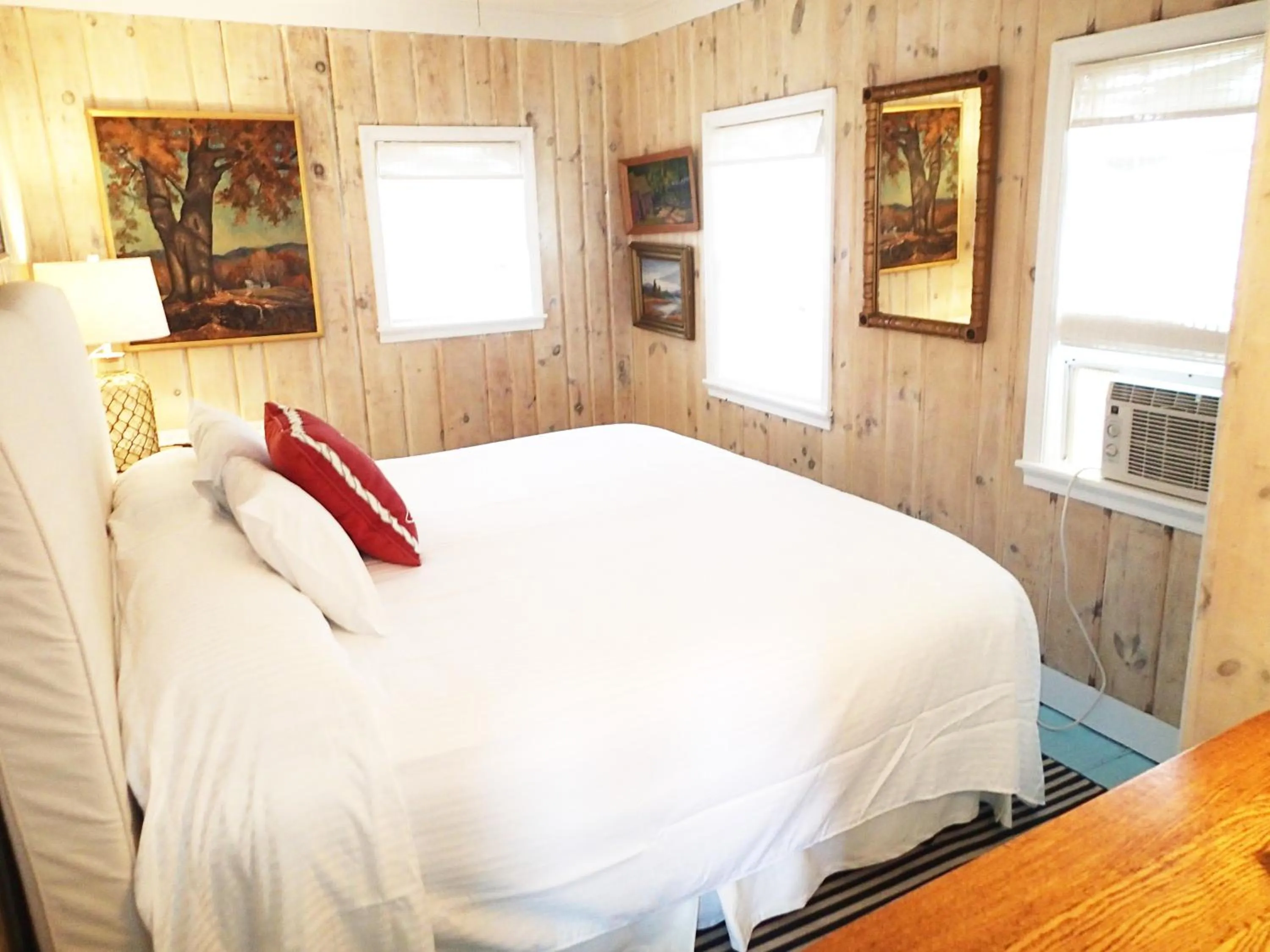 Bed in The Masthead Resort