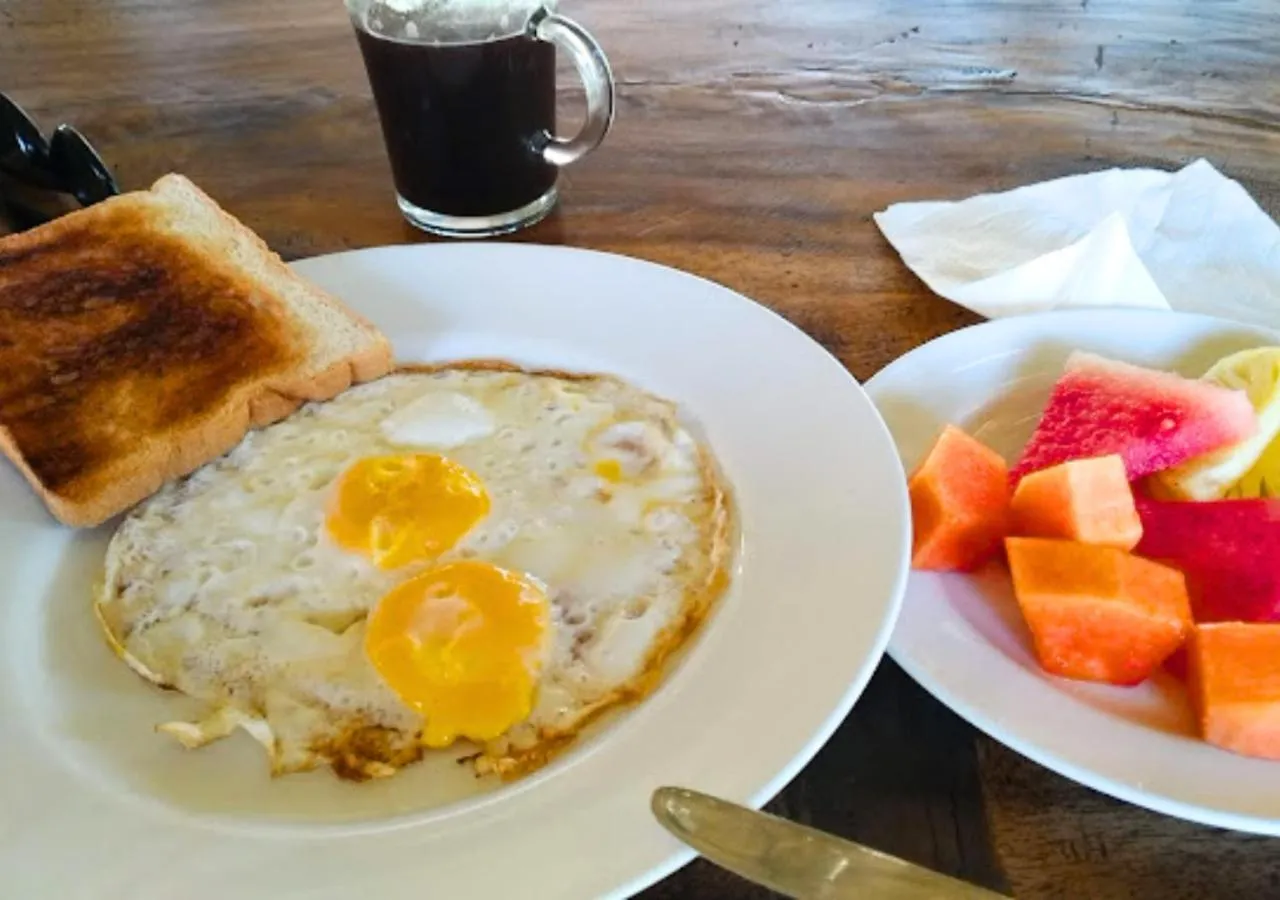 Breakfast in Beranda Ecolodge