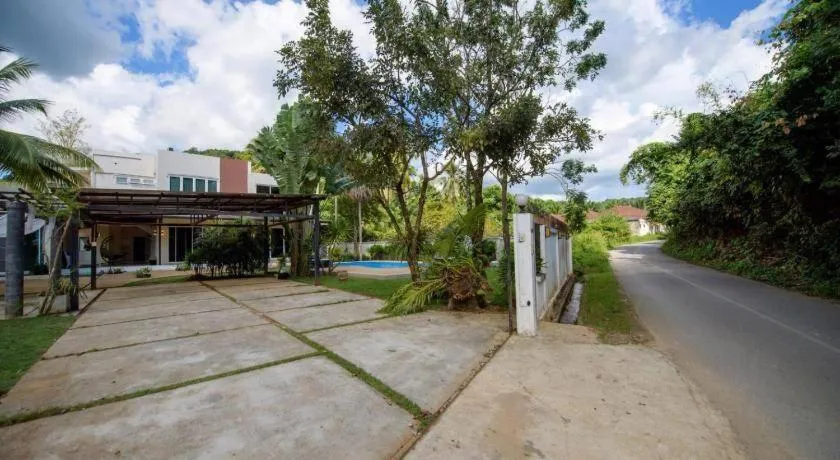 Facade/entrance in Villa Kanwara