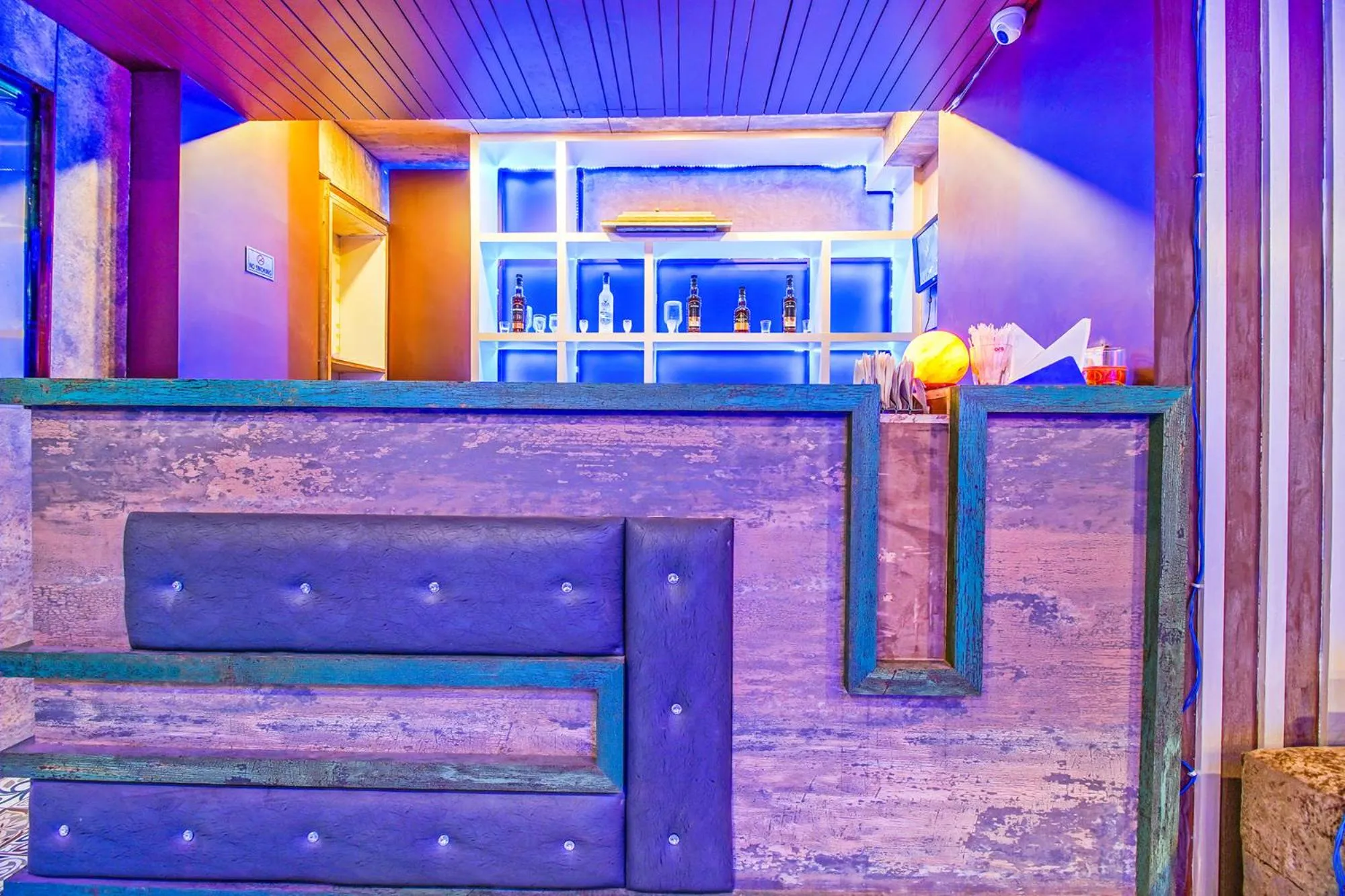 Lounge or bar in FabHotel White Klove - Nr New Delhi Railway Station