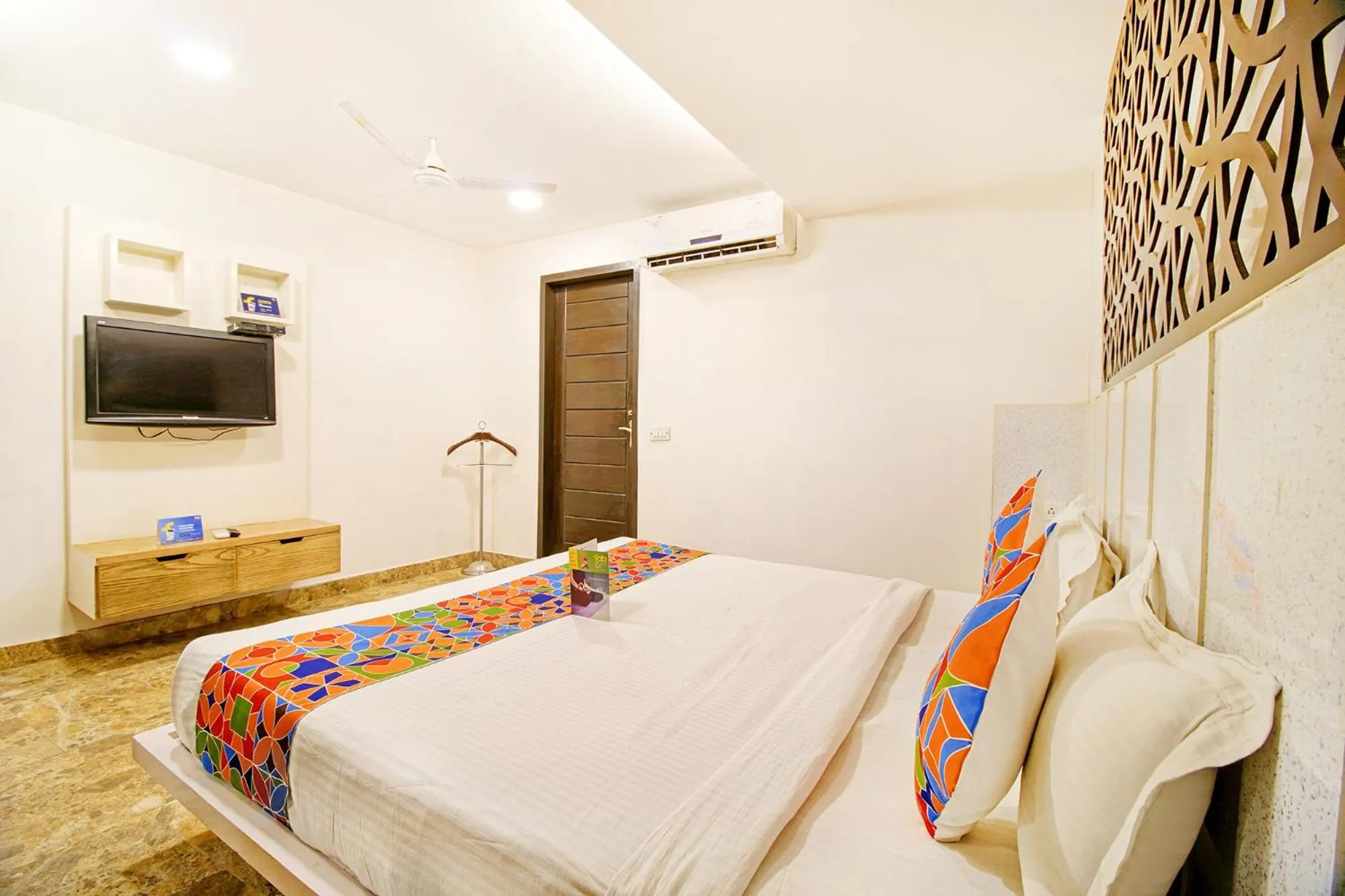 Bedroom, Bed in FabHotel White Klove - Nr New Delhi Railway Station