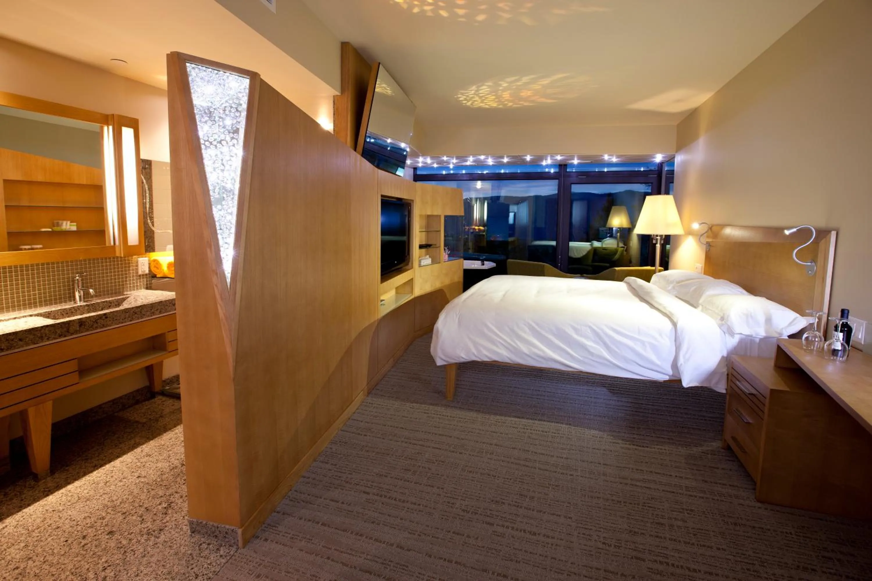 Bed in Sparkling Hill Resort and Spa - Adults-Only Resort