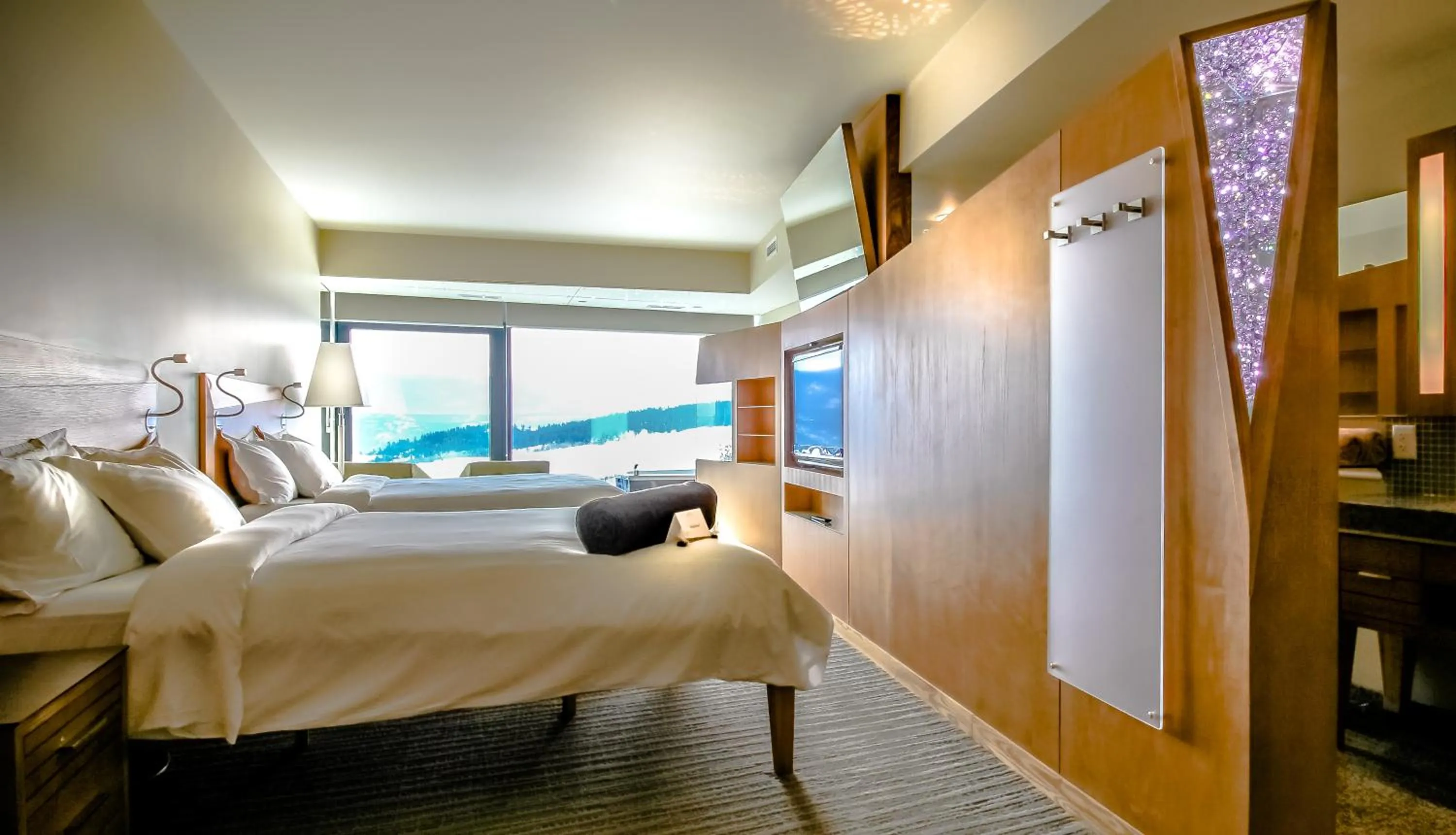 Bed in Sparkling Hill Resort and Spa - Adults-Only Resort