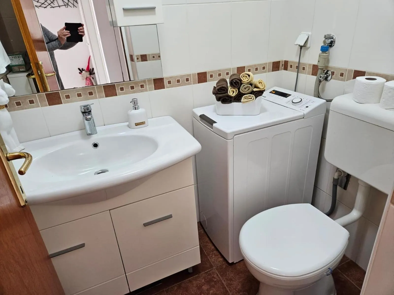 Toilet in Kate's Place