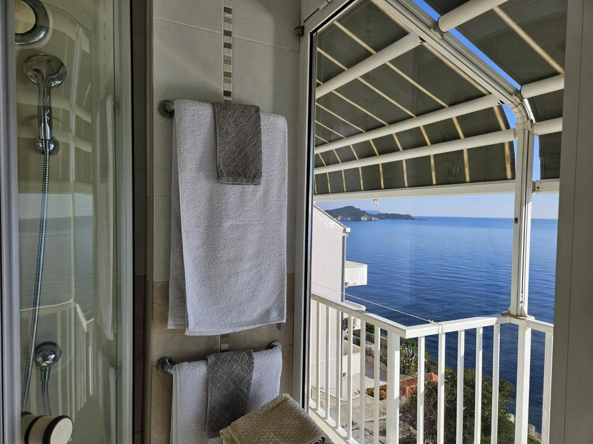 Shower in Kate's Place