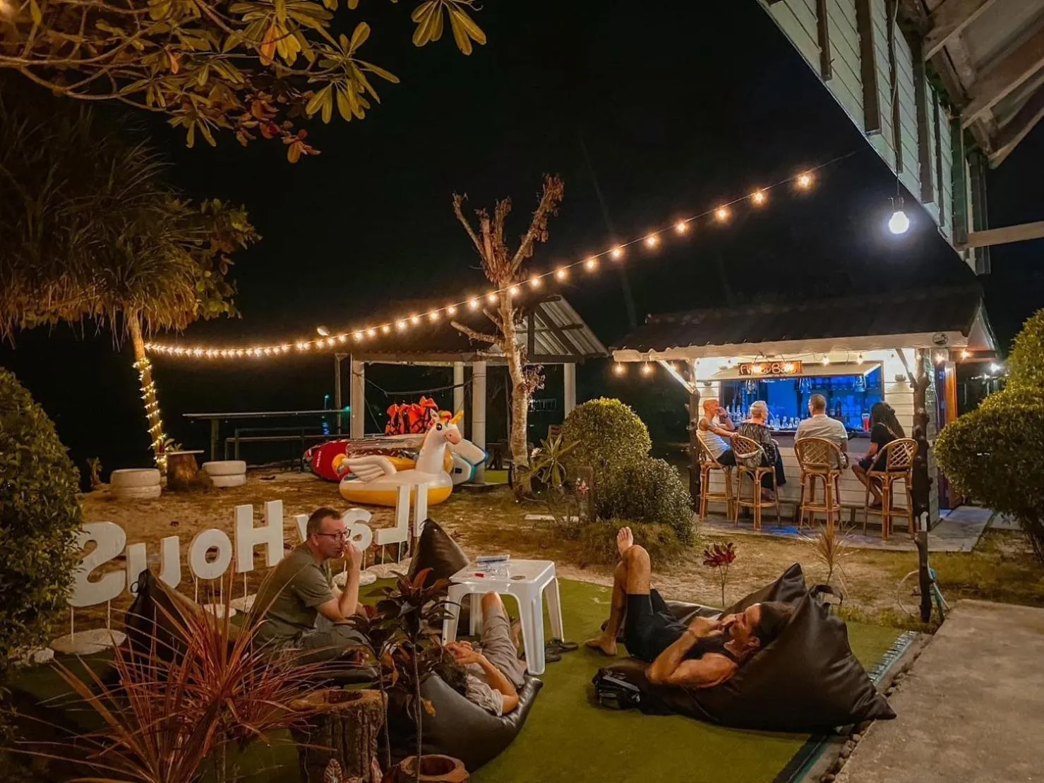 Lounge or bar in I-Lay House Koh Kood