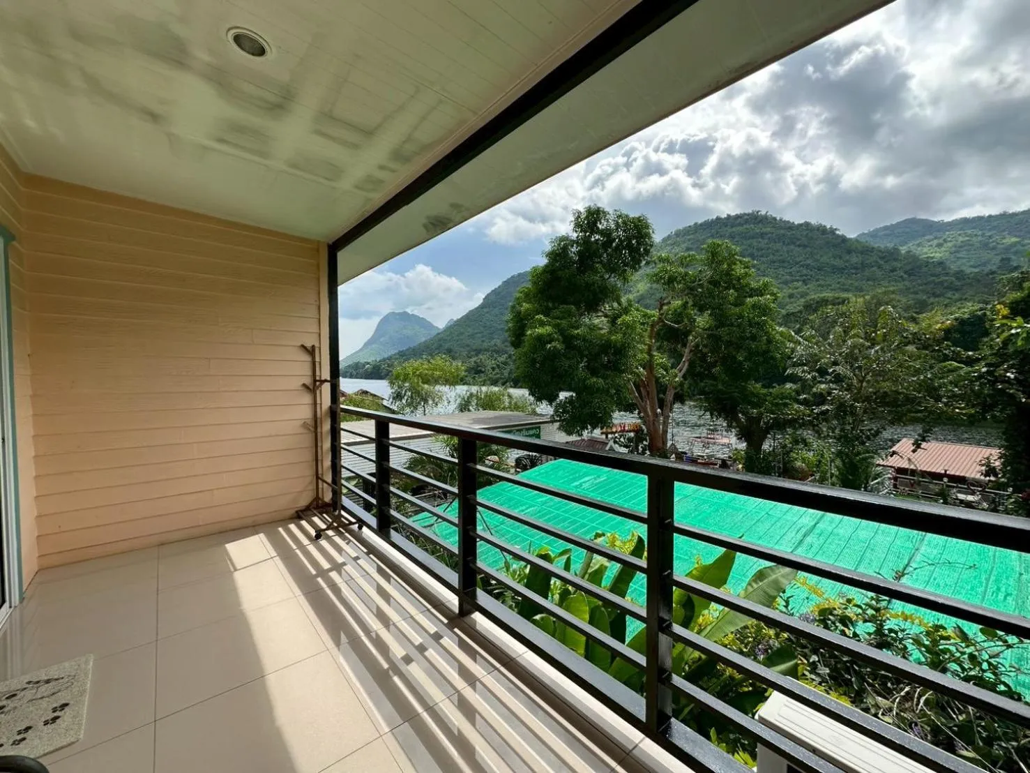 ชอว์ งาทอง รีสอร์ต Chor Ngar Thong Erawan Kanchanaburi