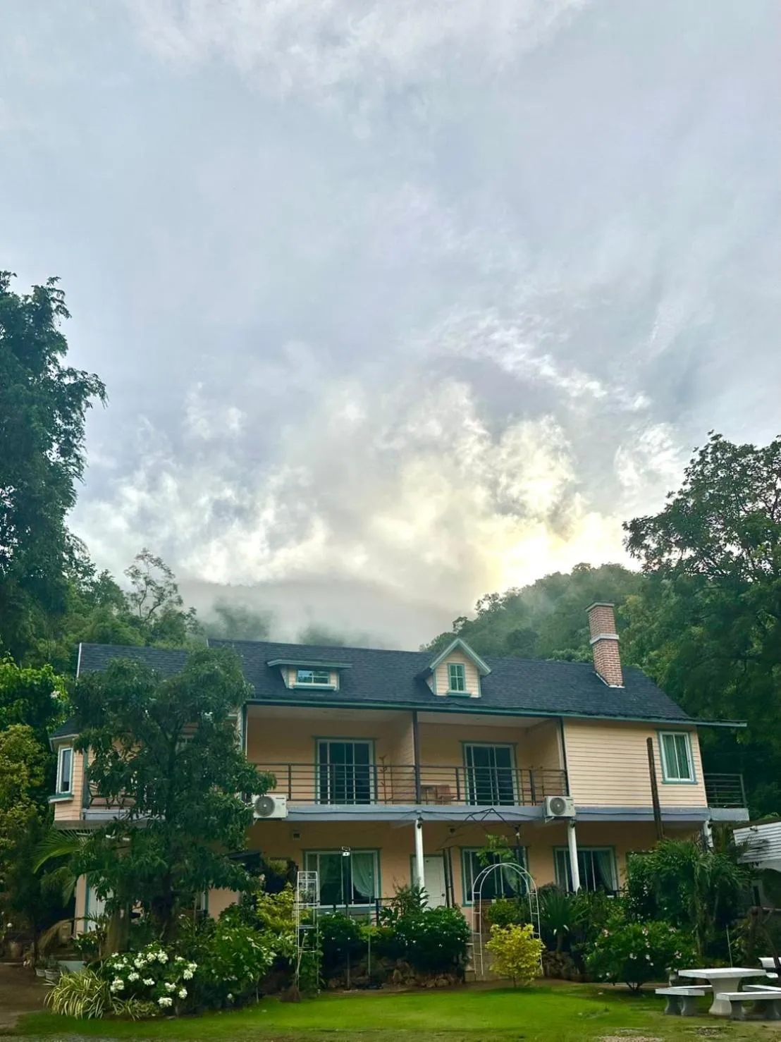 ชอว์ งาทอง รีสอร์ต Chor Ngar Thong Erawan Kanchanaburi