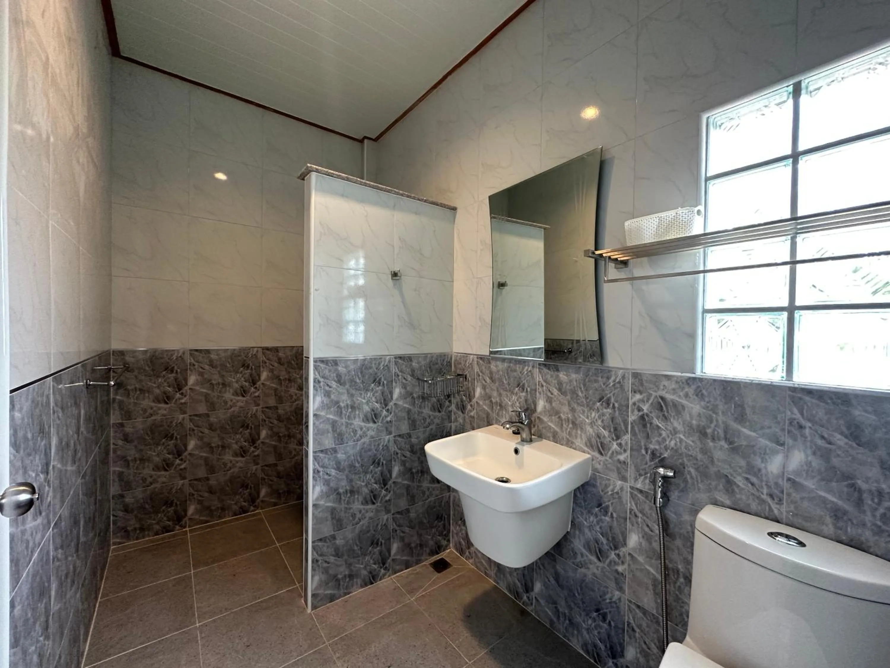 ชอว์ งาทอง รีสอร์ต Chor Ngar Thong Erawan Kanchanaburi