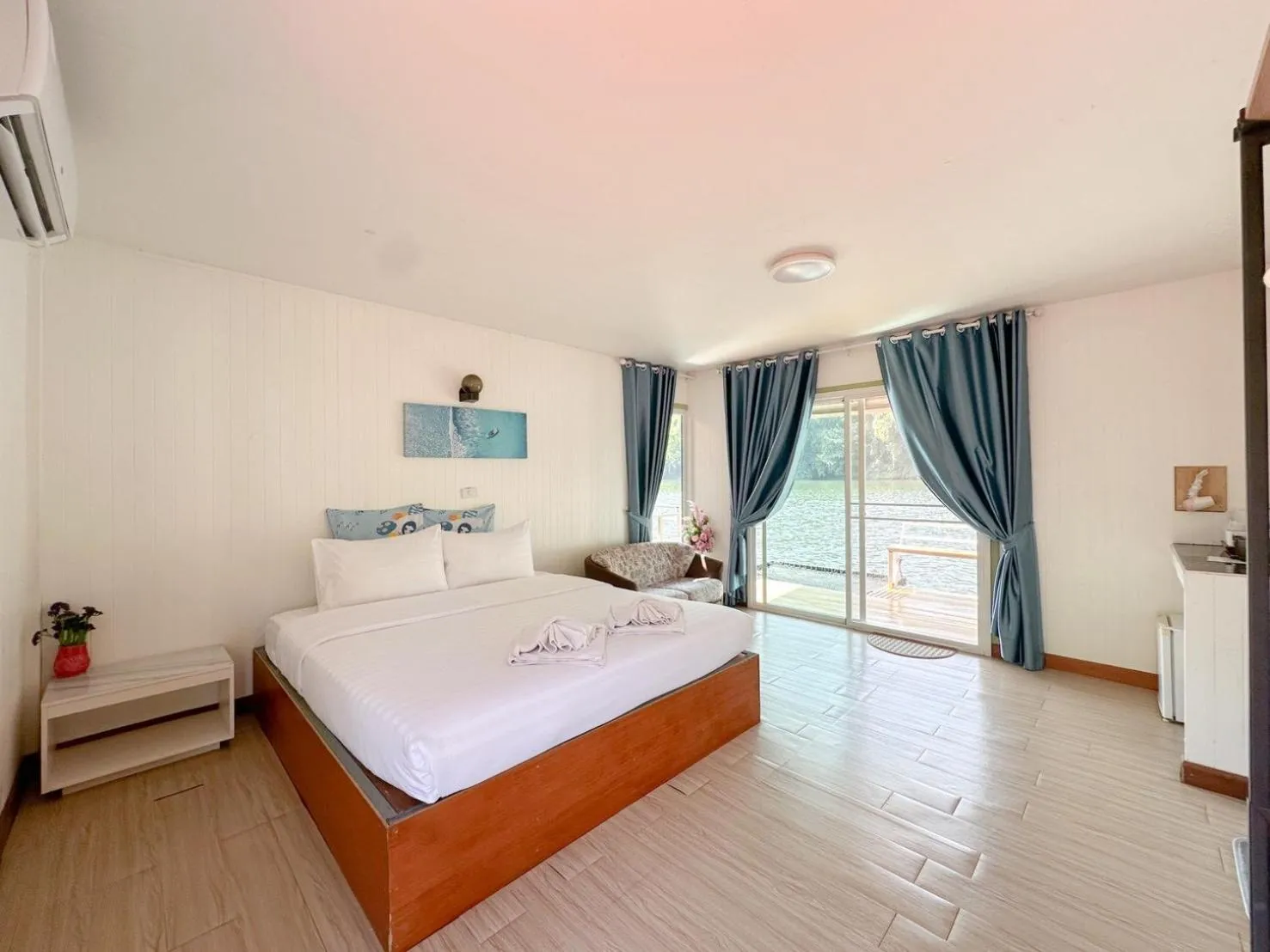 Bed in ชอว์ งาทอง รีสอร์ต Chor Ngar Thong Erawan Kanchanaburi