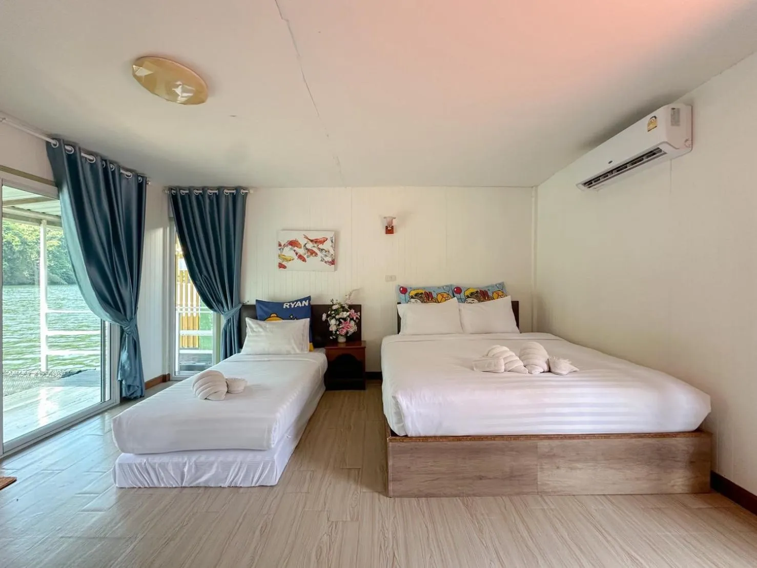 Bed in ชอว์ งาทอง รีสอร์ต Chor Ngar Thong Erawan Kanchanaburi
