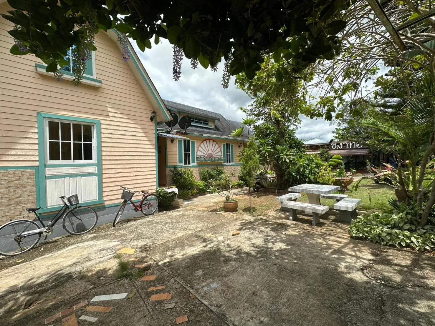 ชอว์ งาทอง รีสอร์ต Chor Ngar Thong Erawan Kanchanaburi