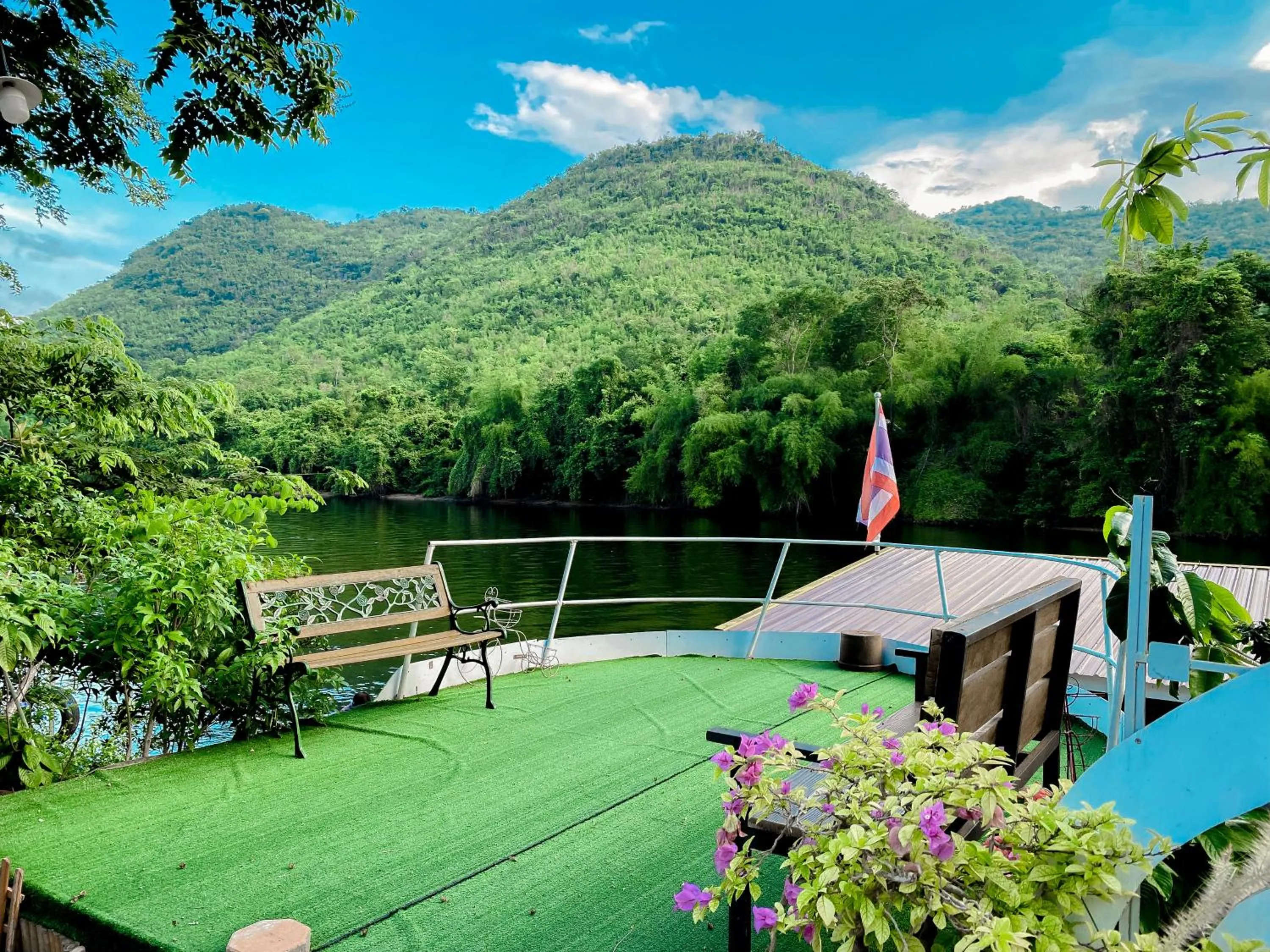 ชอว์ งาทอง รีสอร์ต Chor Ngar Thong Erawan Kanchanaburi