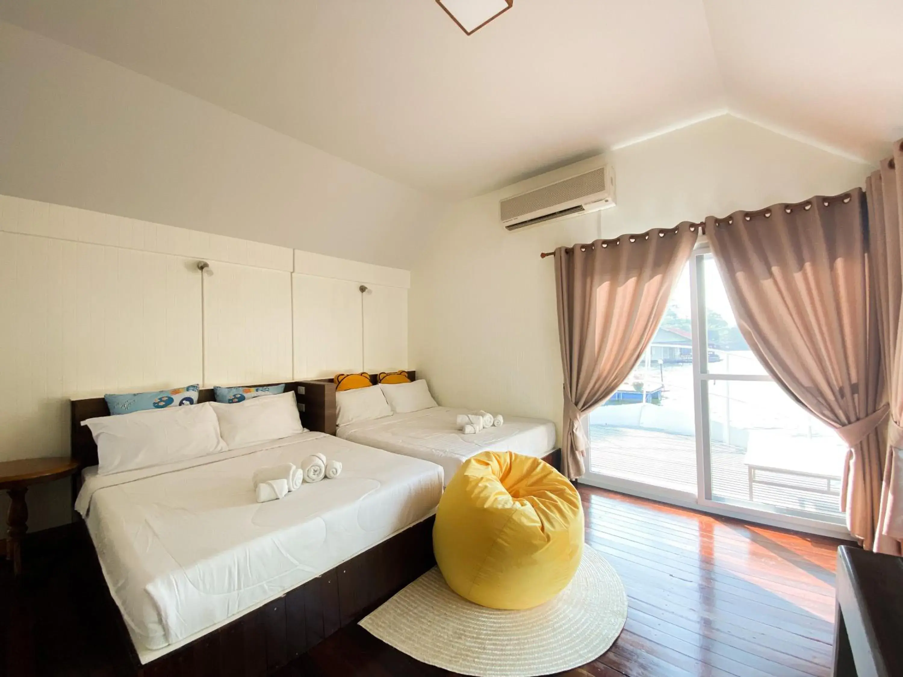 Family Room with Terrace in ชอว์ งาทอง รีสอร์ต Chor Ngar Thong Erawan Kanchanaburi Family Room with Terrace in ชอว์ งาทอง รีสอร์ต Chor Ngar Thong Erawan Kanchanaburi