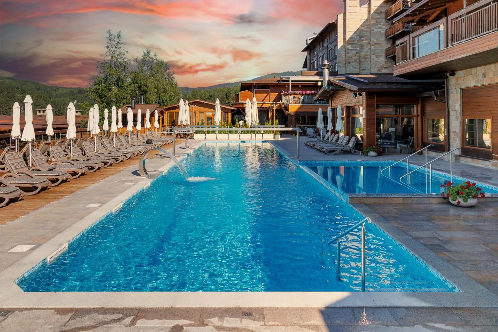 Swimming pool in Katarino SPA Hotel