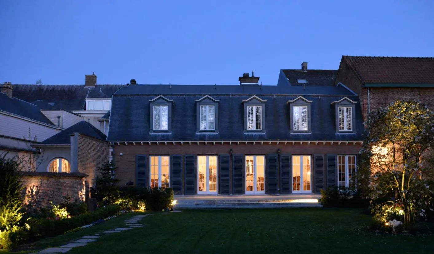 Property building in Notarishuis Beveren B&B