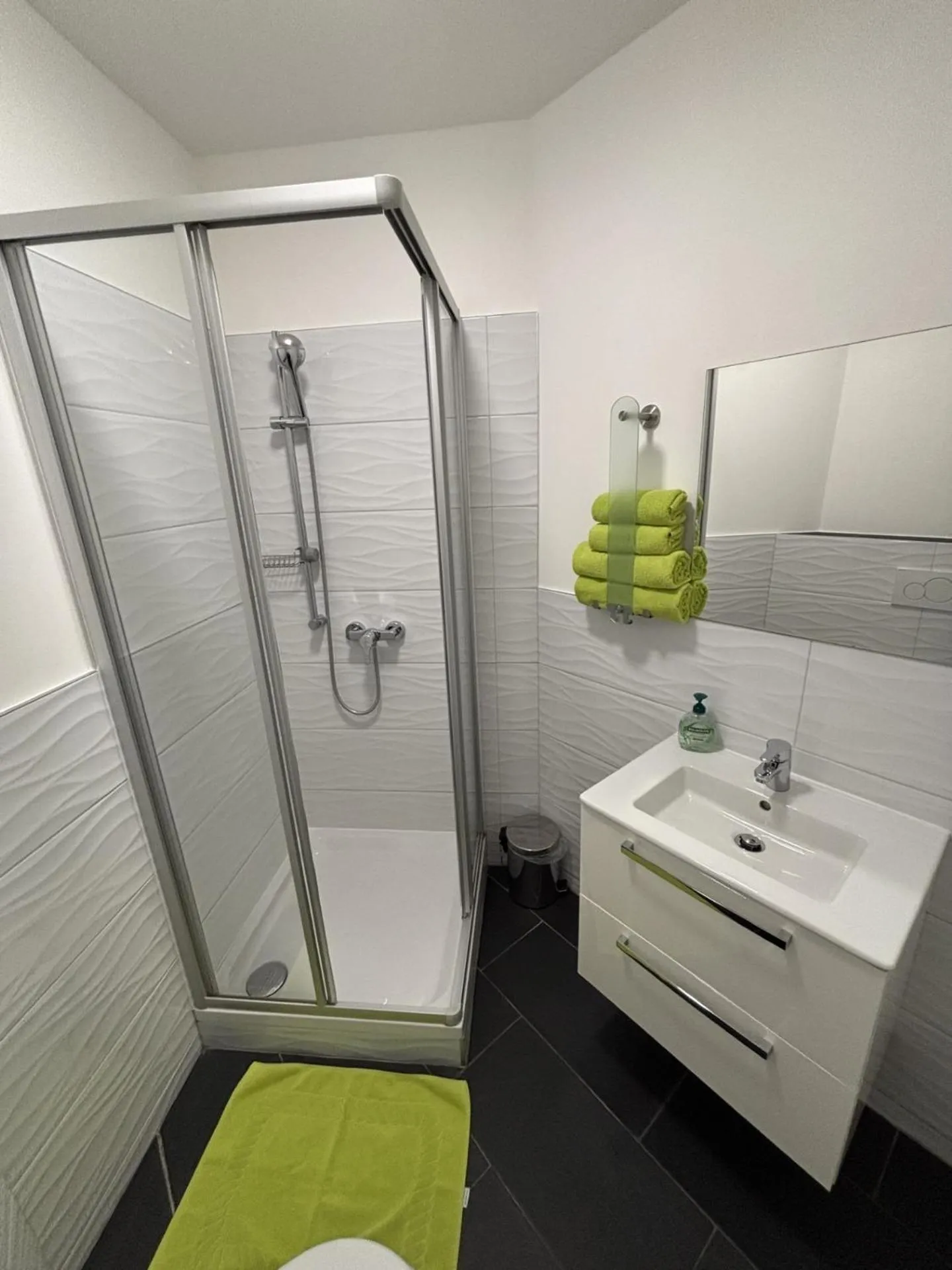 Shower in Hotel Garni Ilys Inn