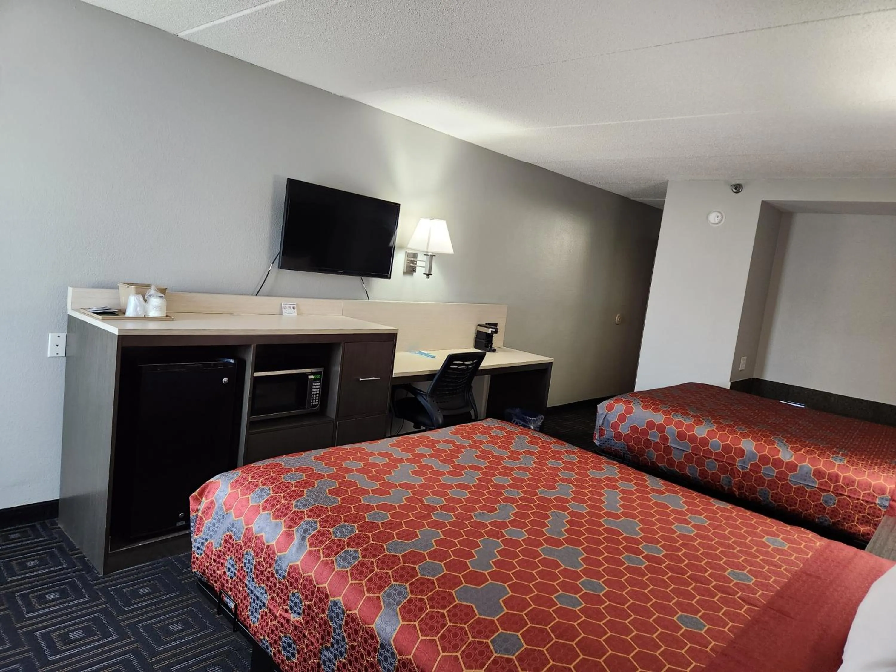 Bed in Twin Cities Inn, Mounds View