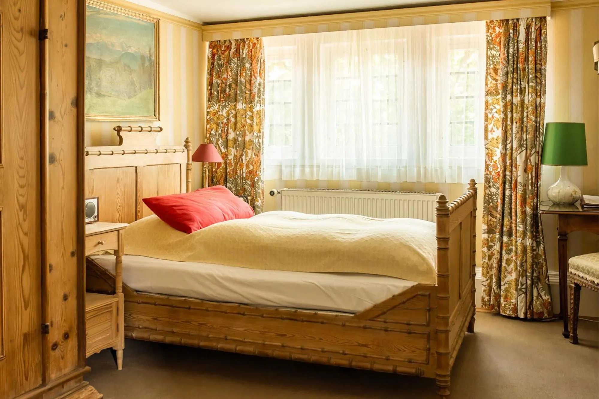 Photo of the whole room, Bed in Hotel Schloss Büdingen