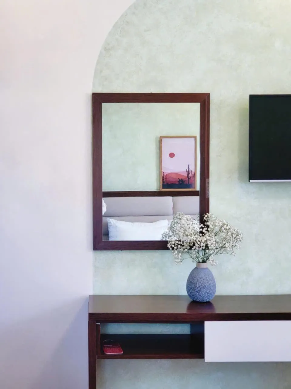 TV and multimedia in Tasme Hotel