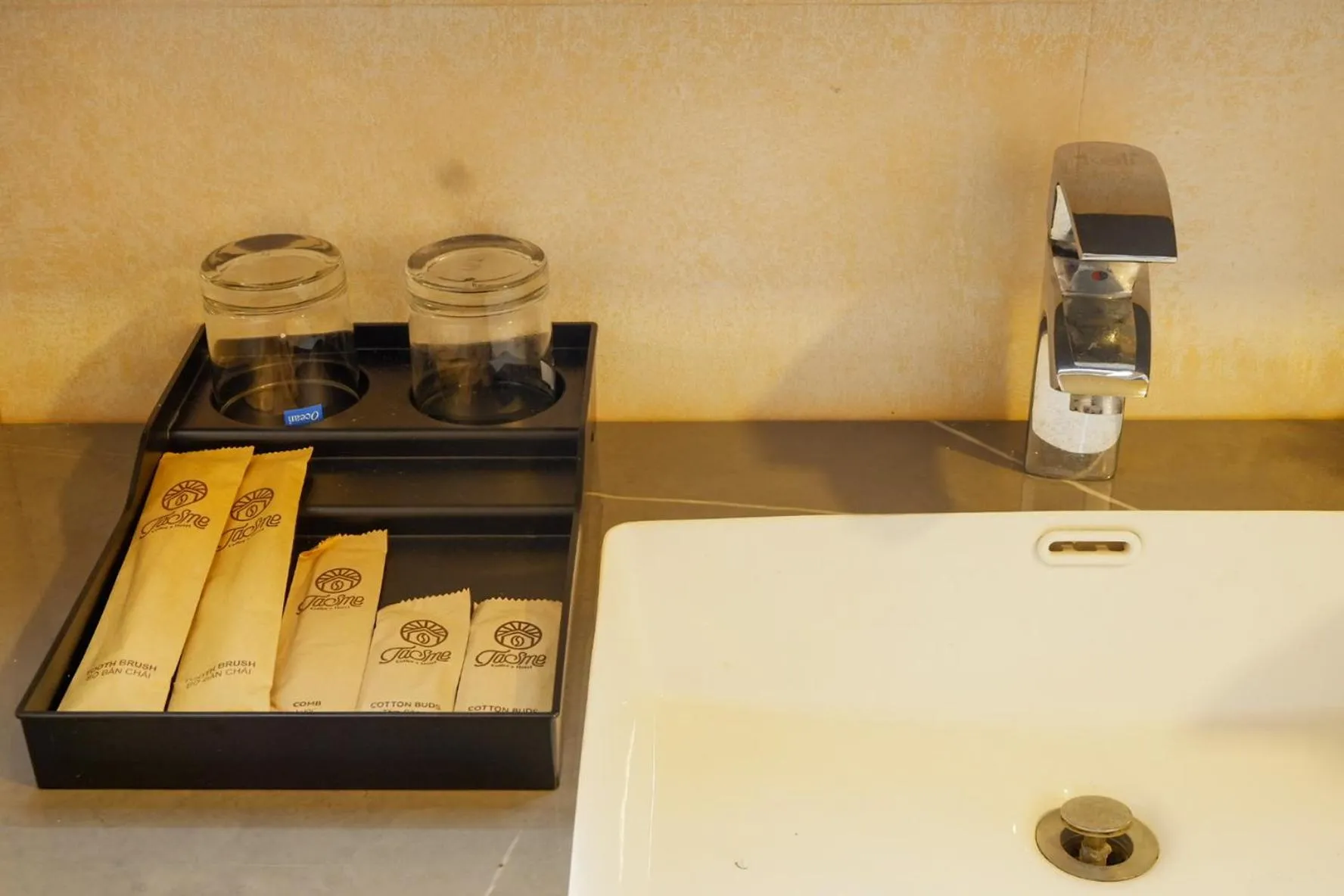 Shower in Tasme Hotel