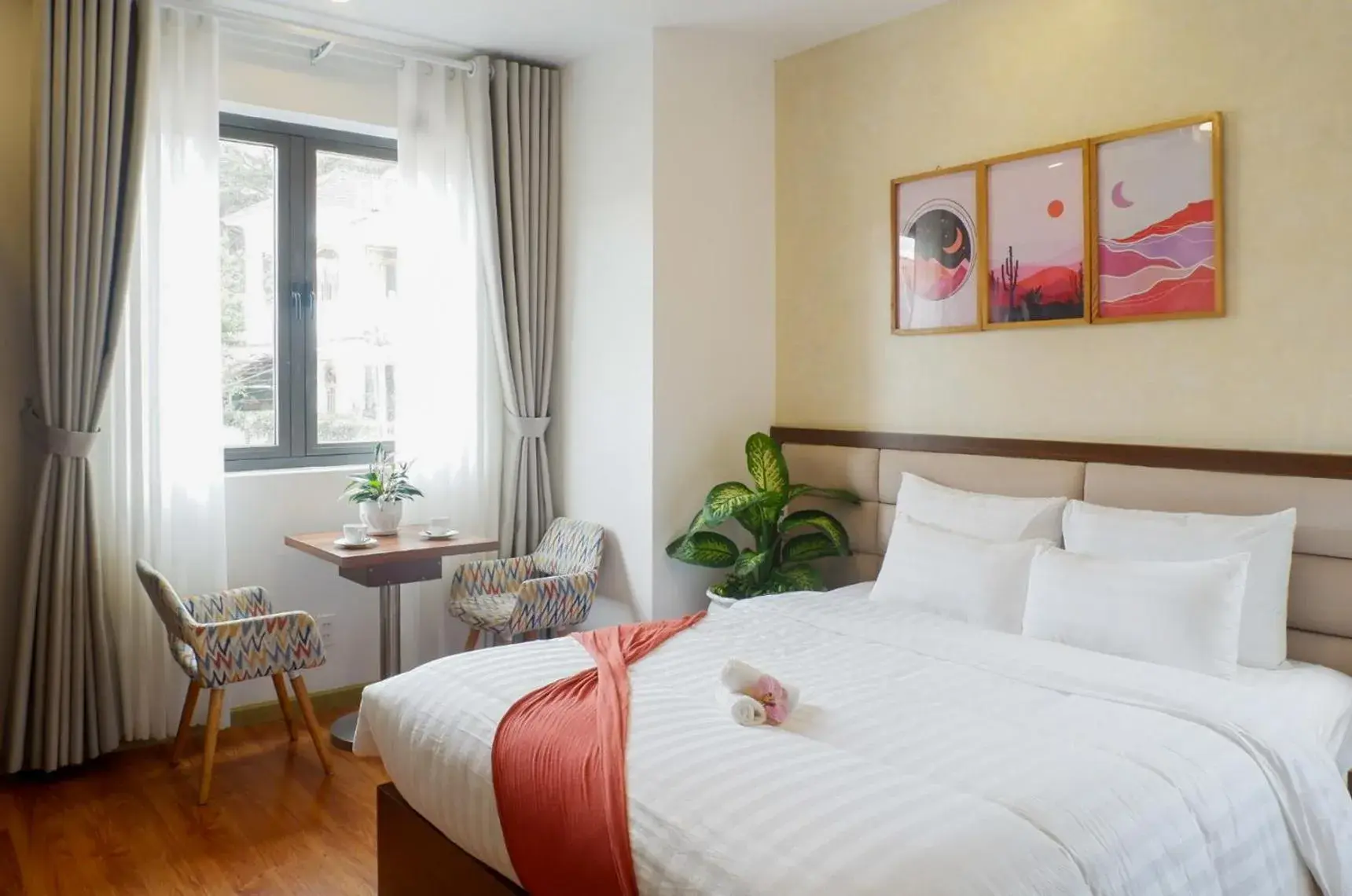 Superior King Room in Tasme Hotel Superior King Room in Tasme Hotel