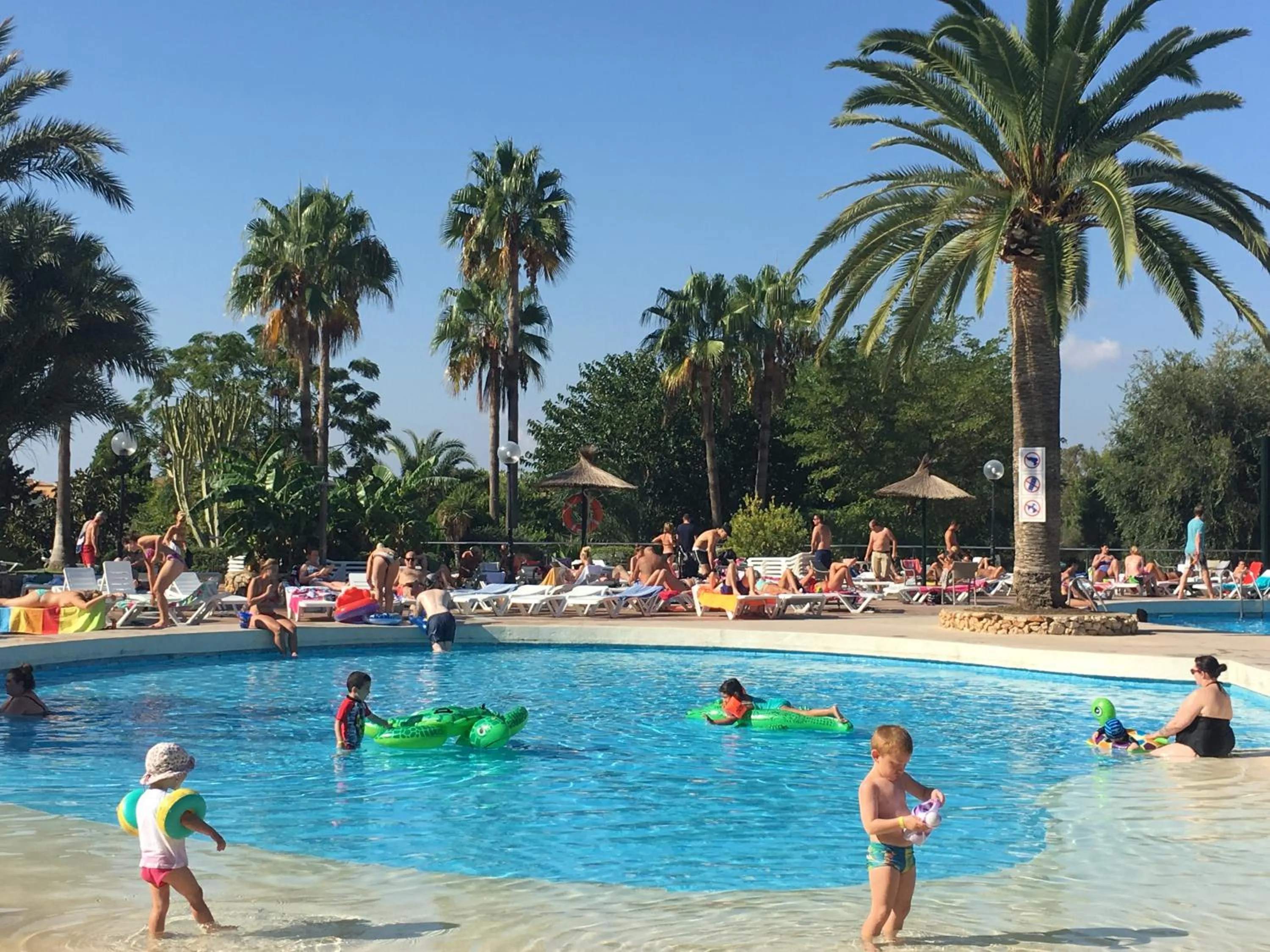Swimming pool in Hotel Club Cala Romani