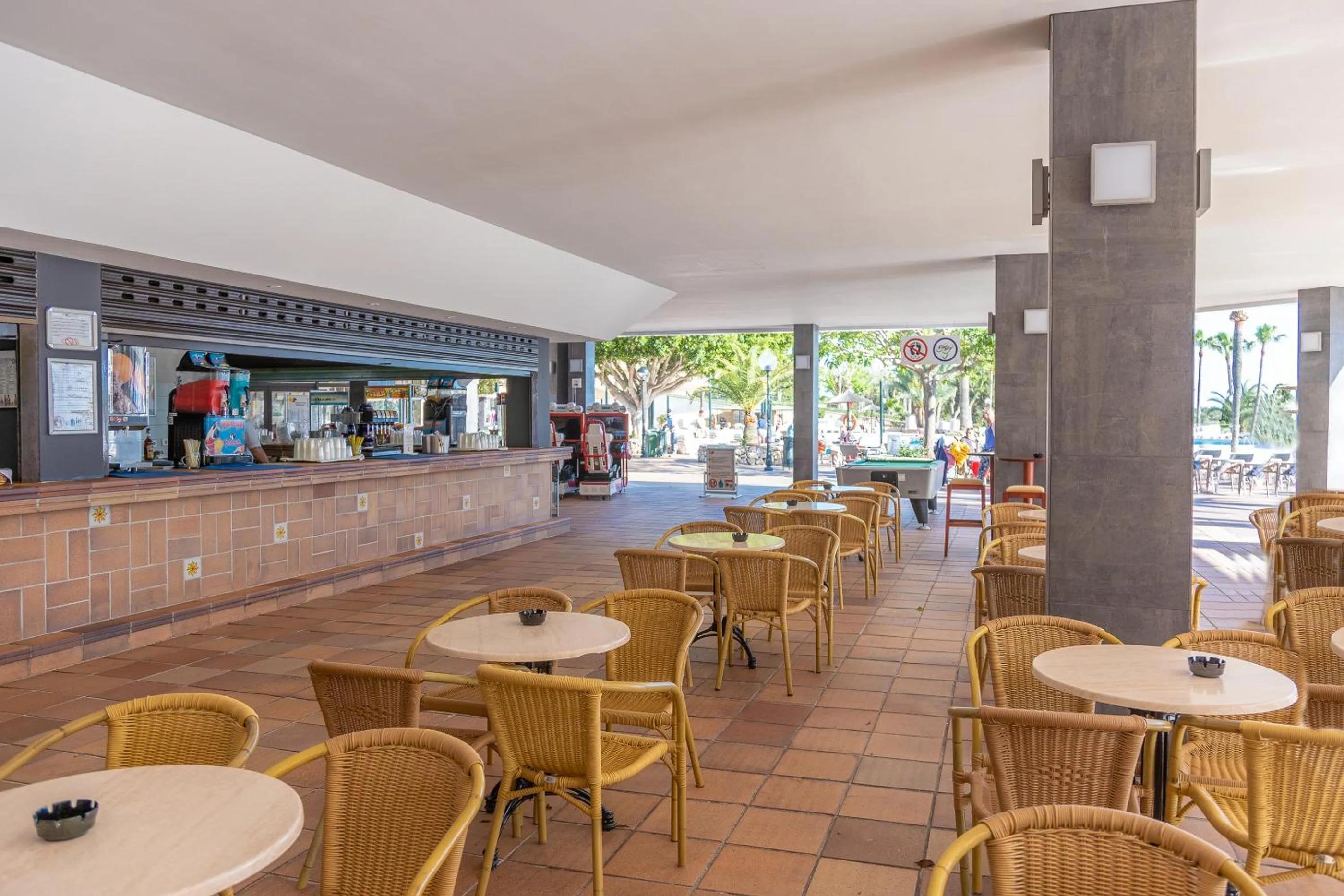 Lounge or bar in Hotel Club Cala Romani