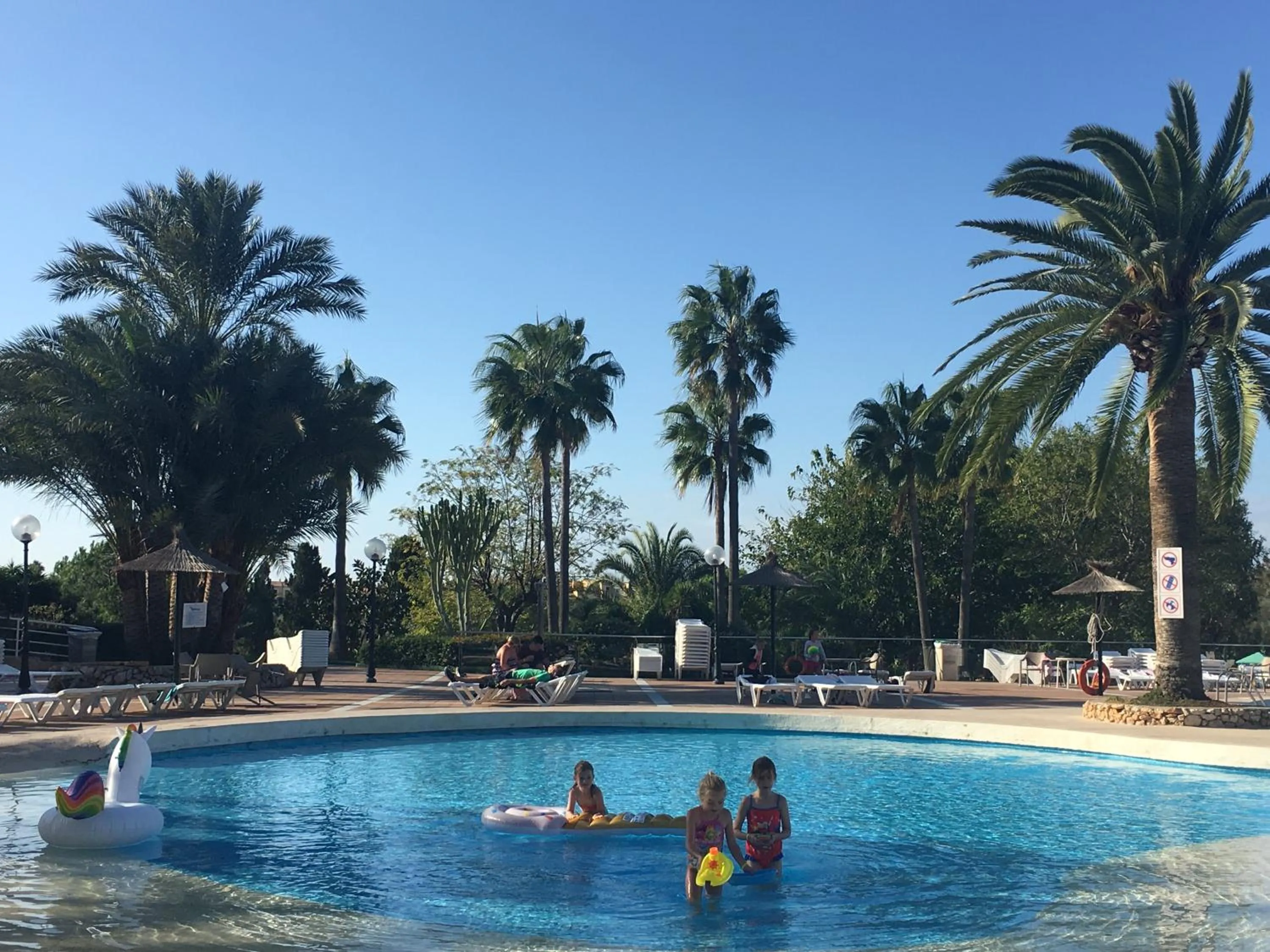 Day in Hotel Club Cala Romani