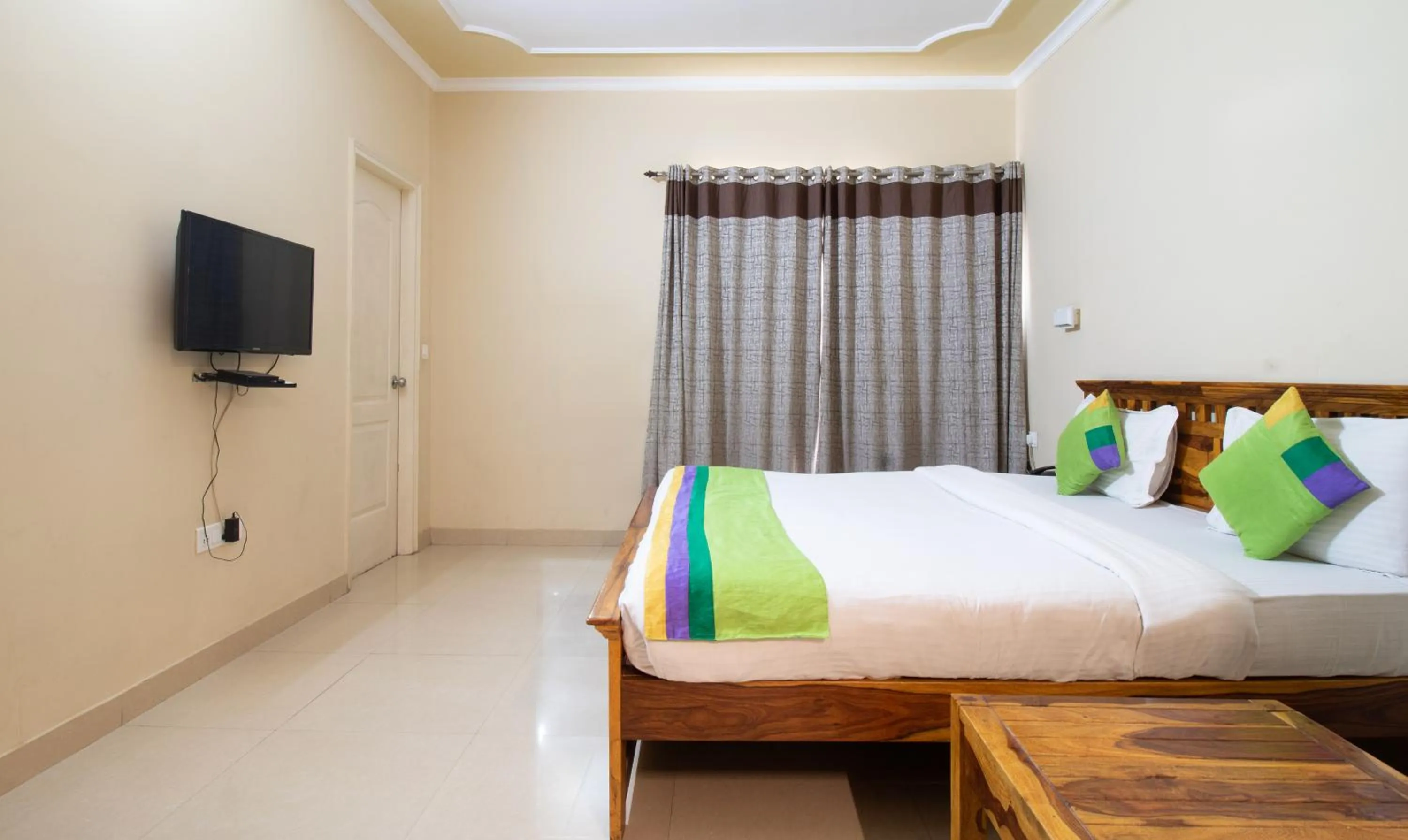 Bedroom, Bed in Treebo The Anchorage Malviya Nagar