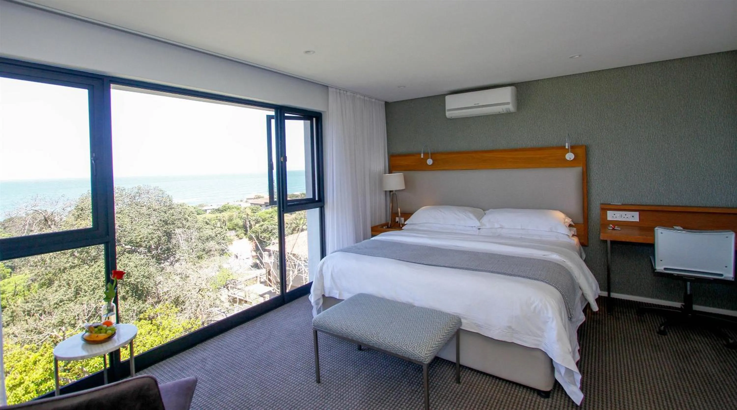 Summer, Bed in Ocean Vista Boutique Guest House