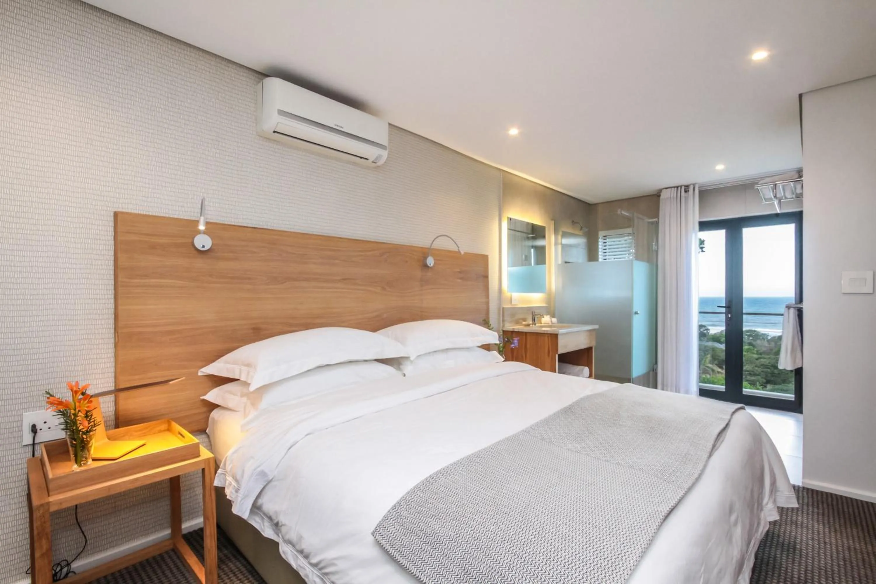 Shower, Bed in Ocean Vista Boutique Guest House