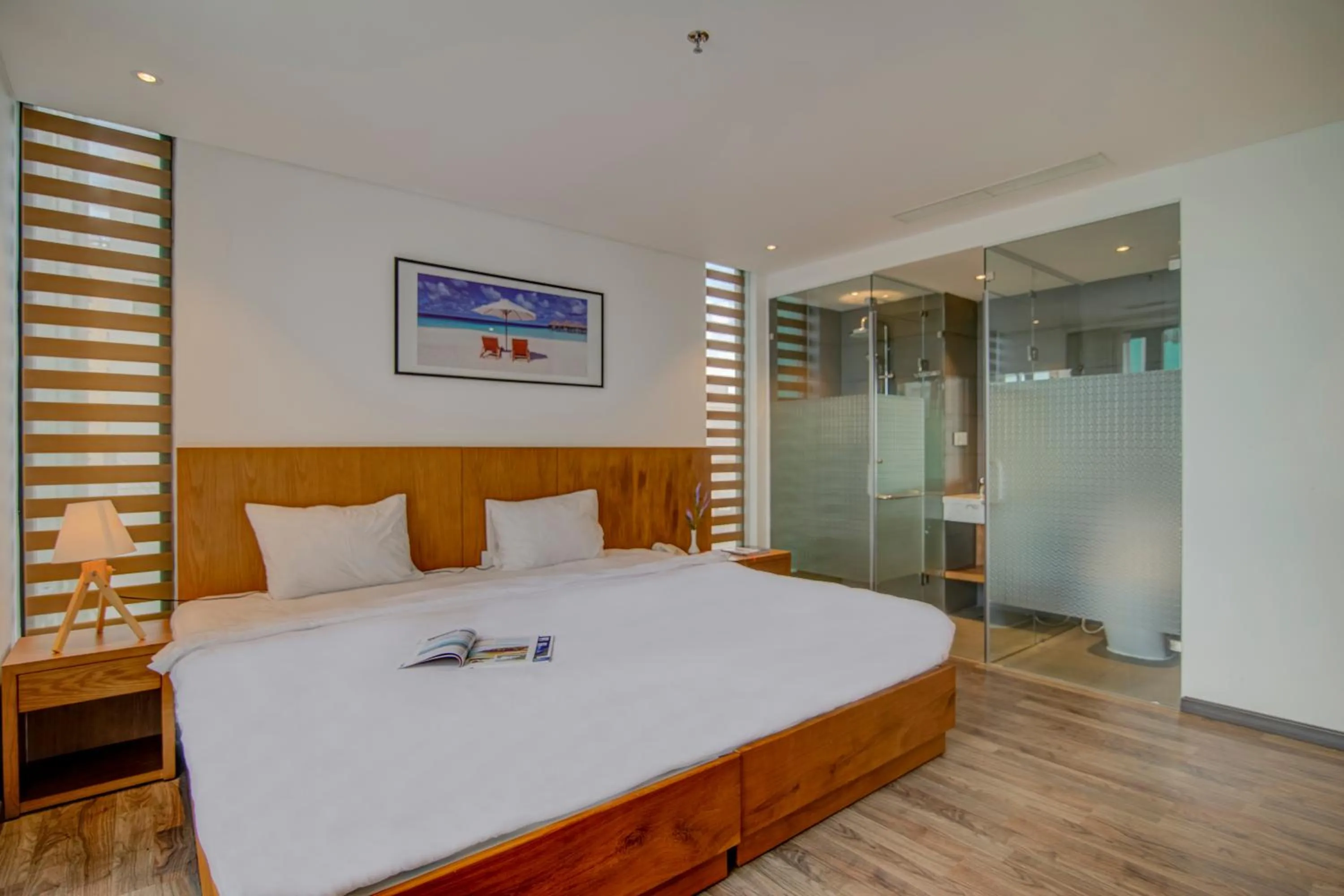 Shower, Bed in Soho Boutique Hotel