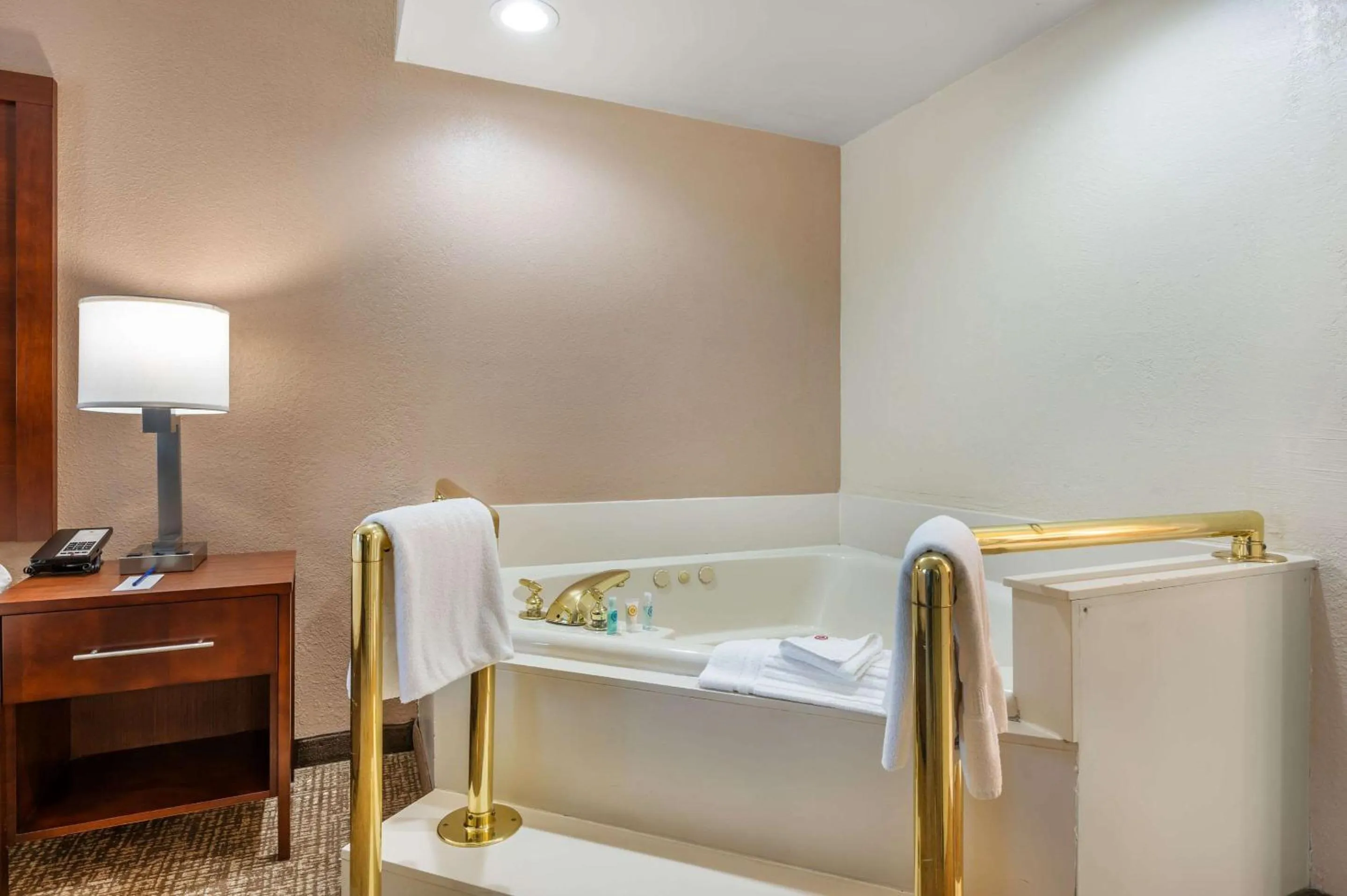 Bedroom, Bed in Comfort Inn Lafayette I-65