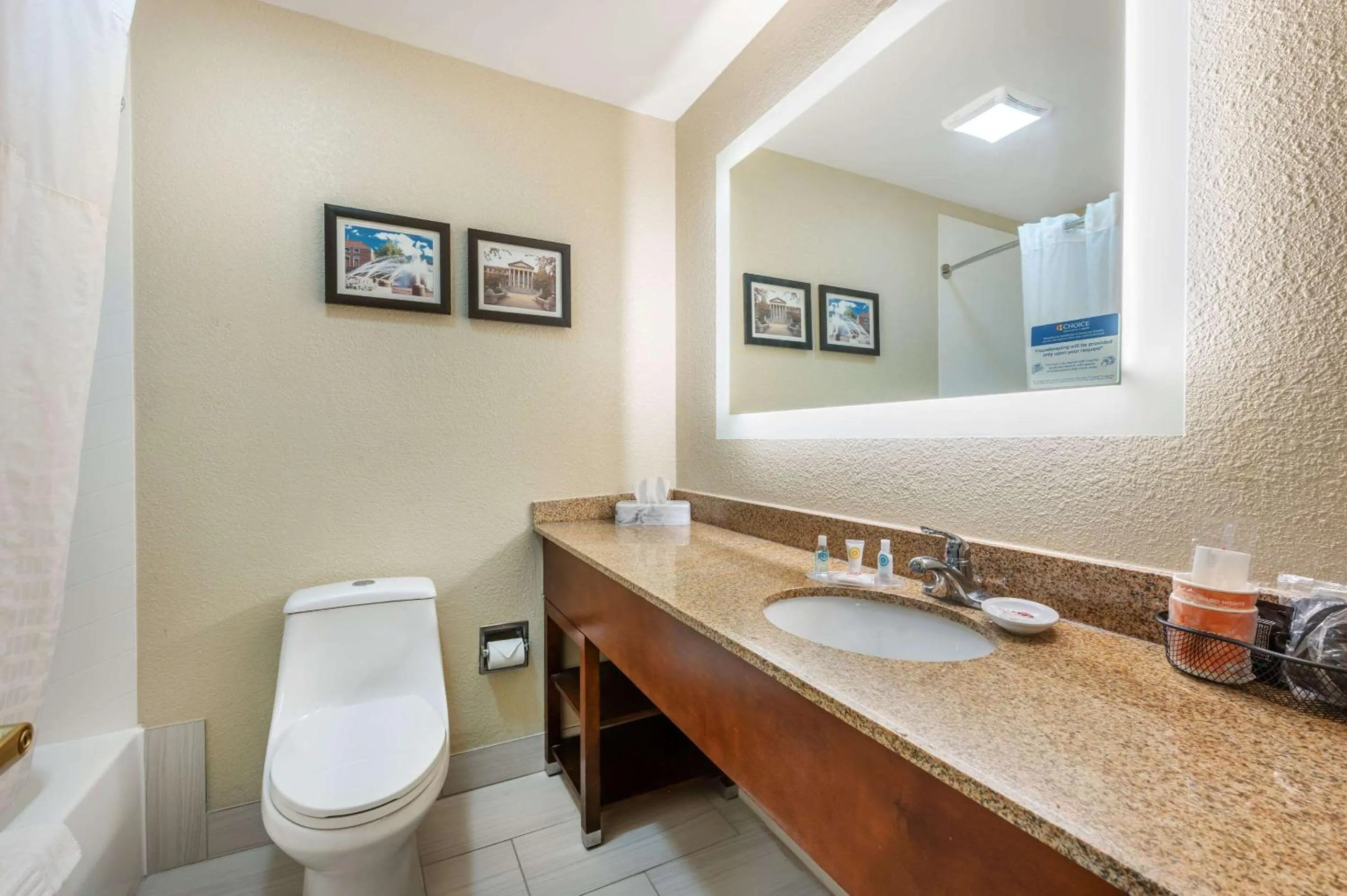 Bedroom in Comfort Inn Lafayette I-65