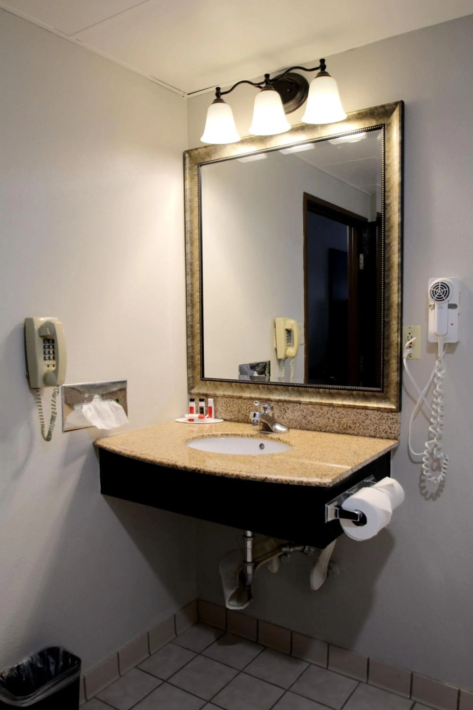 Bathroom in Baymont by Wyndham Lafayette - Purdue University