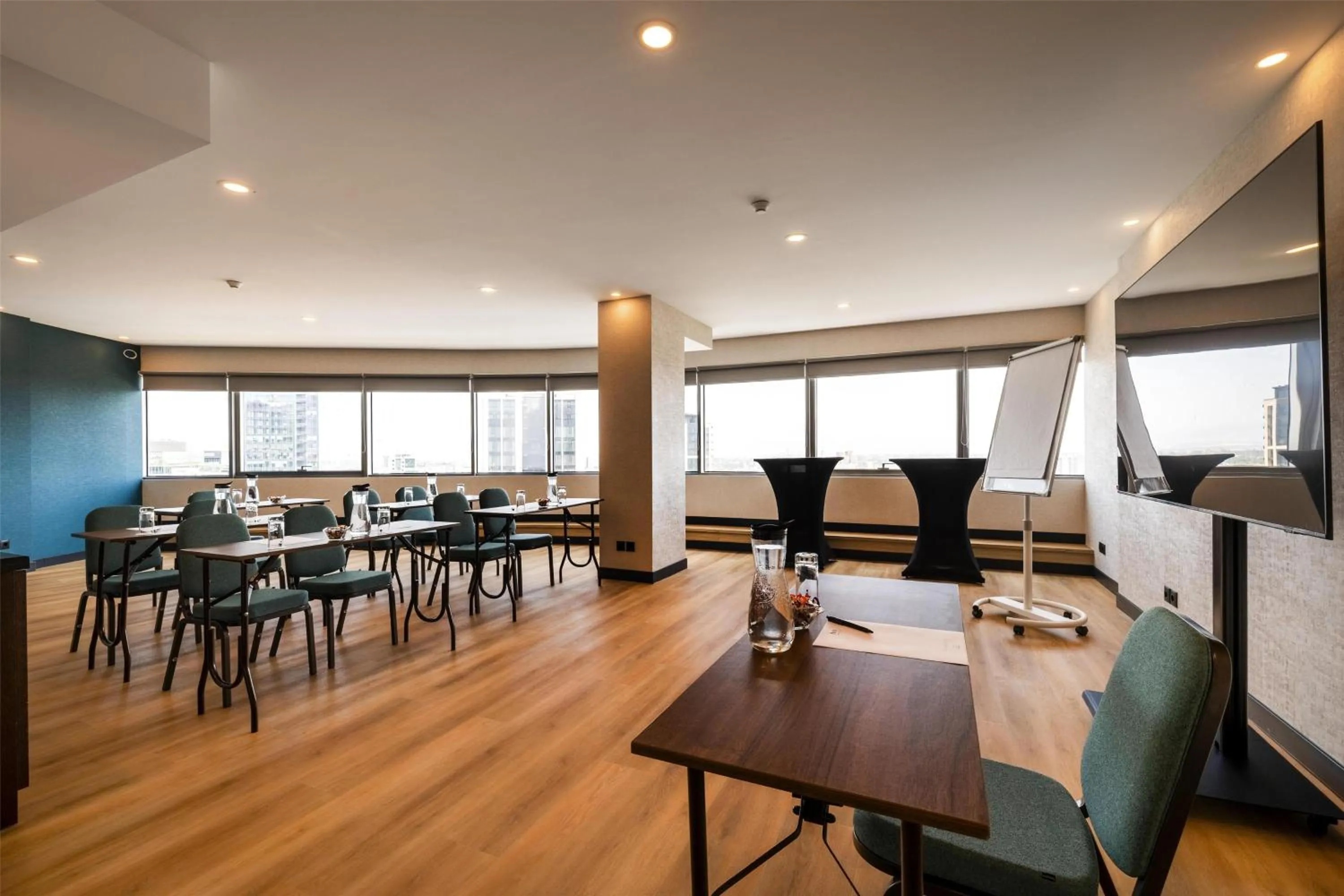 Meeting/conference room in Metropolitan Hotel Sofia, a member of Radisson Individuals