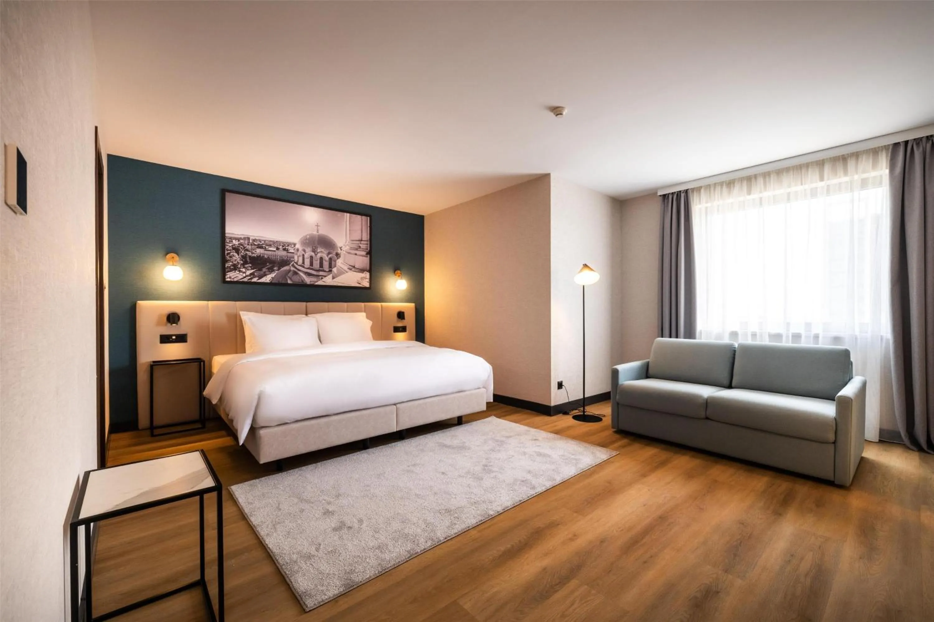 Bedroom, Bed in Metropolitan Hotel Sofia, a member of Radisson Individuals