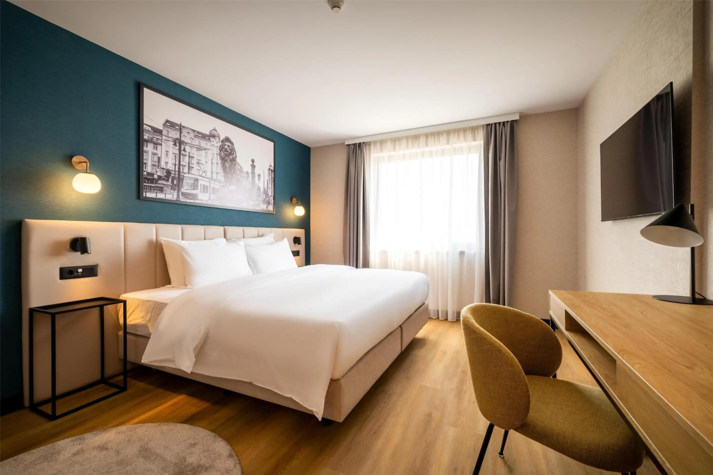 Bedroom, Bed in Metropolitan Hotel Sofia, a member of Radisson Individuals
