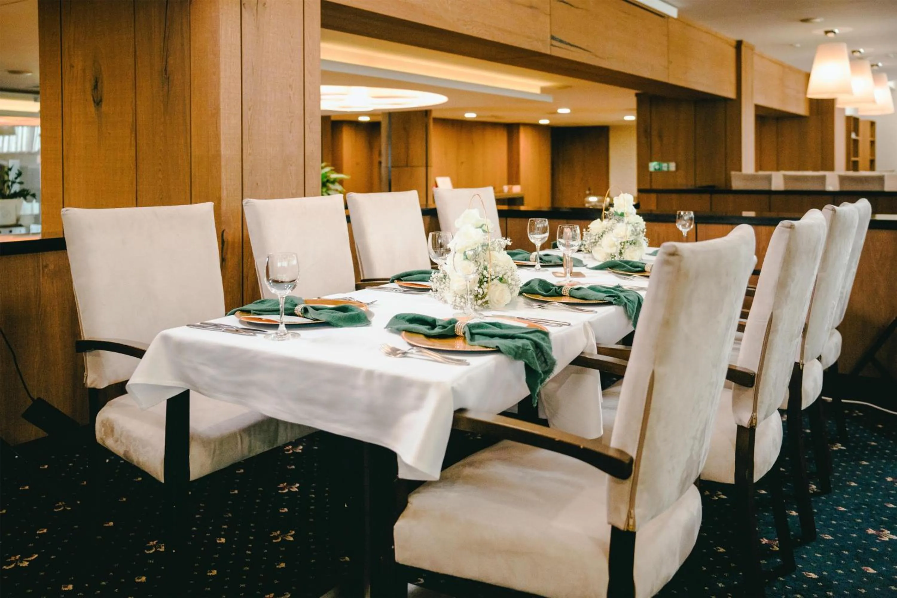 wedding in Metropolitan Hotel Sofia, a member of Radisson Individuals