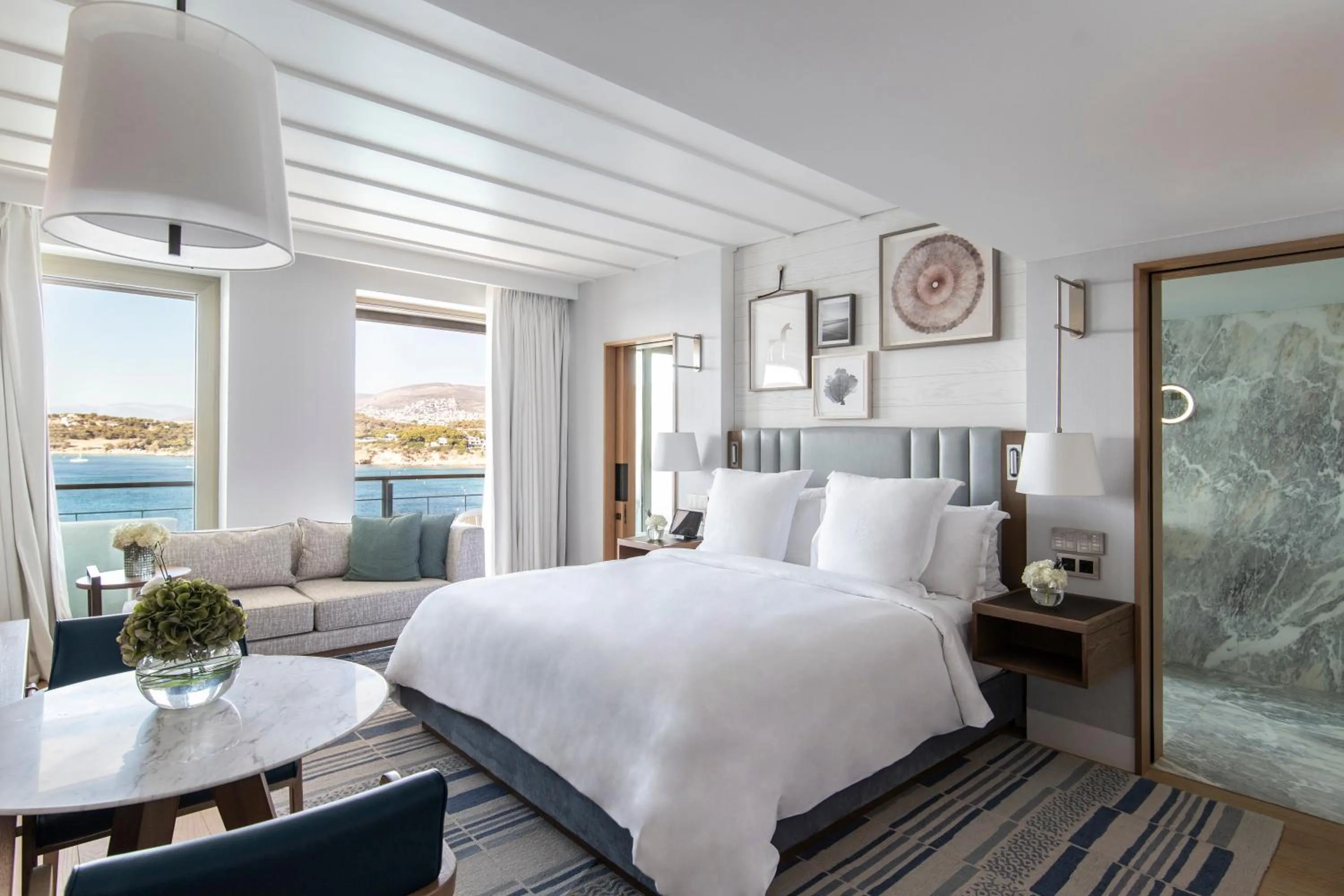 Bed in Four Seasons Astir Palace Hotel Athens