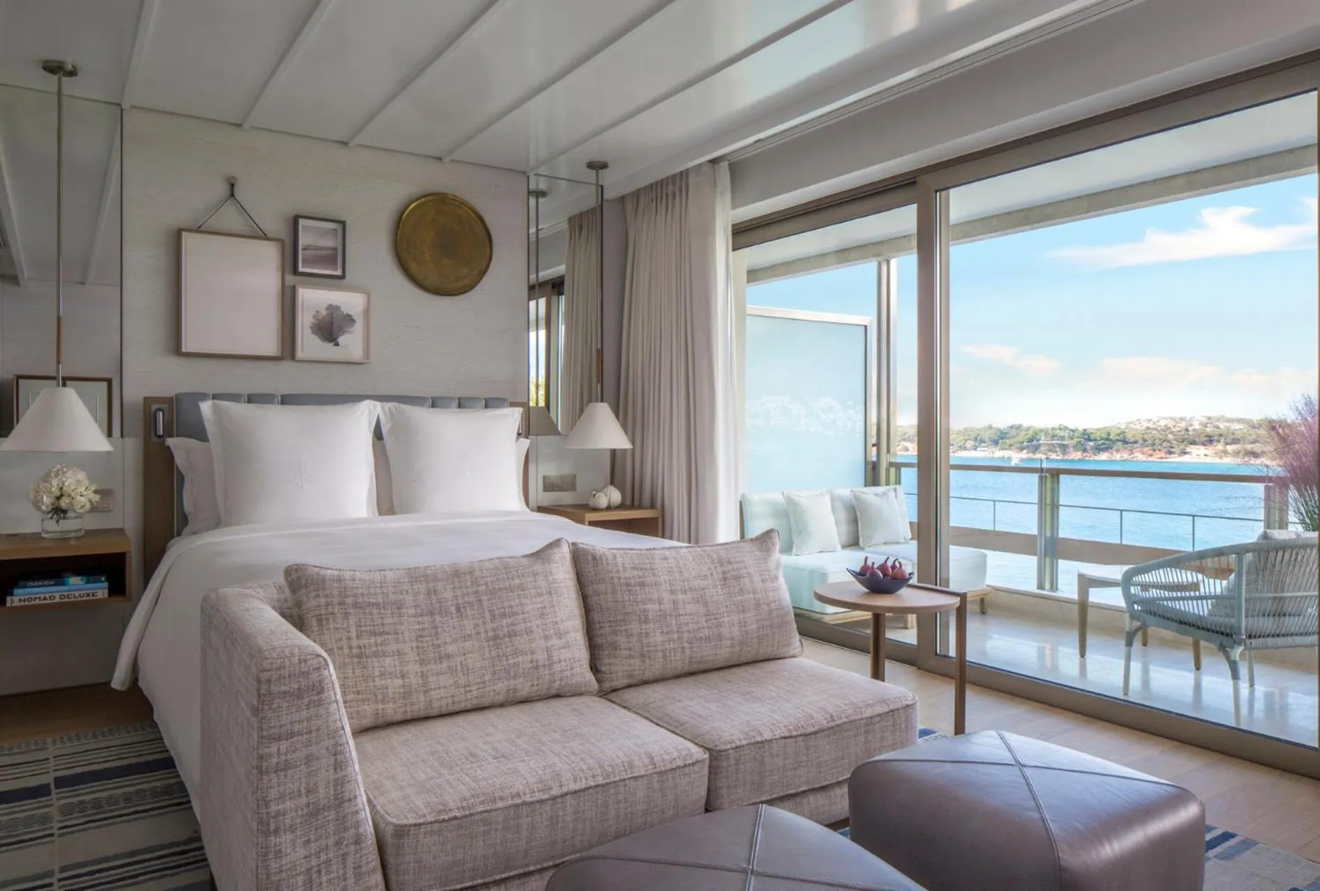 Bed in Four Seasons Astir Palace Hotel Athens