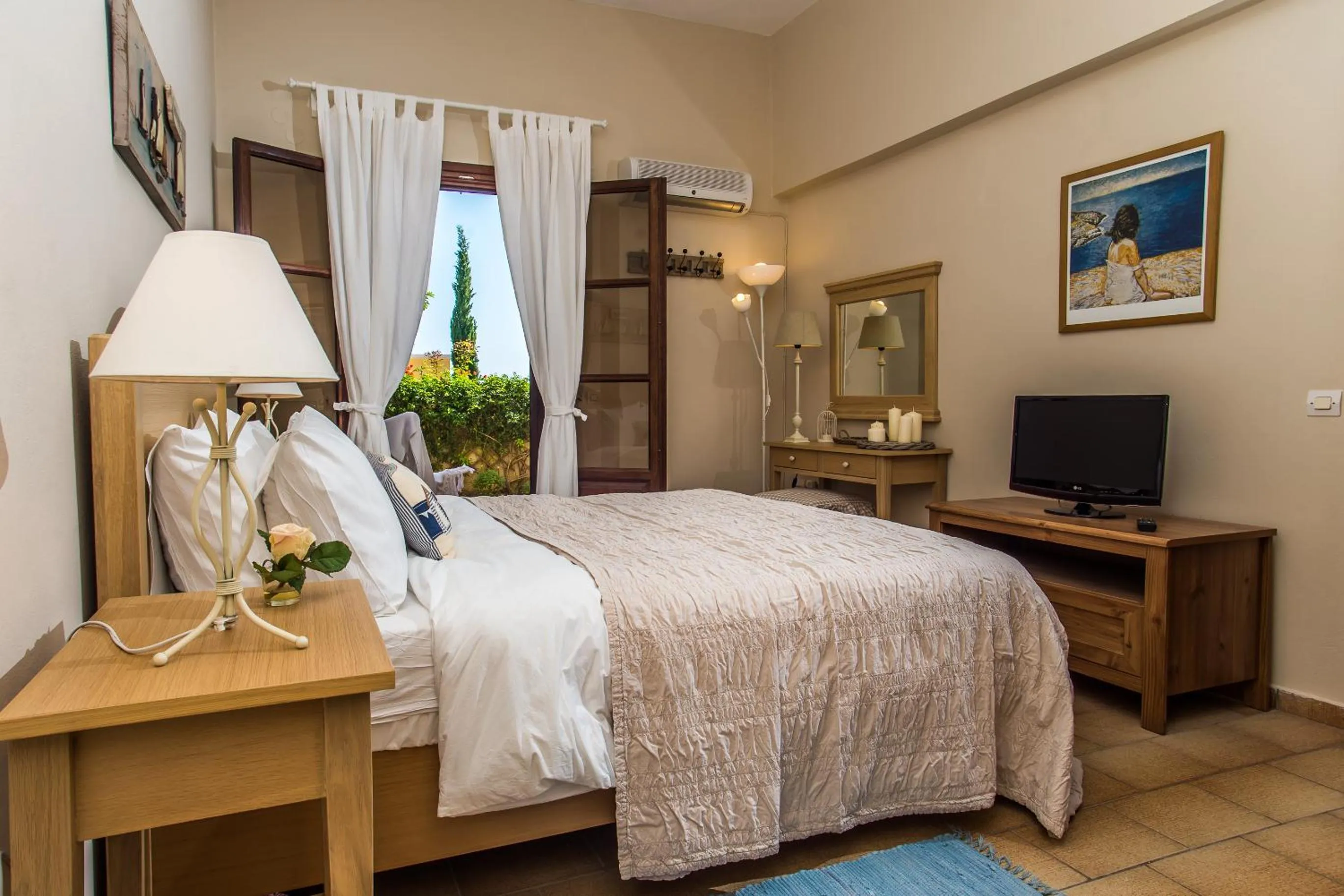 Bed in Amboula Beach Apartments