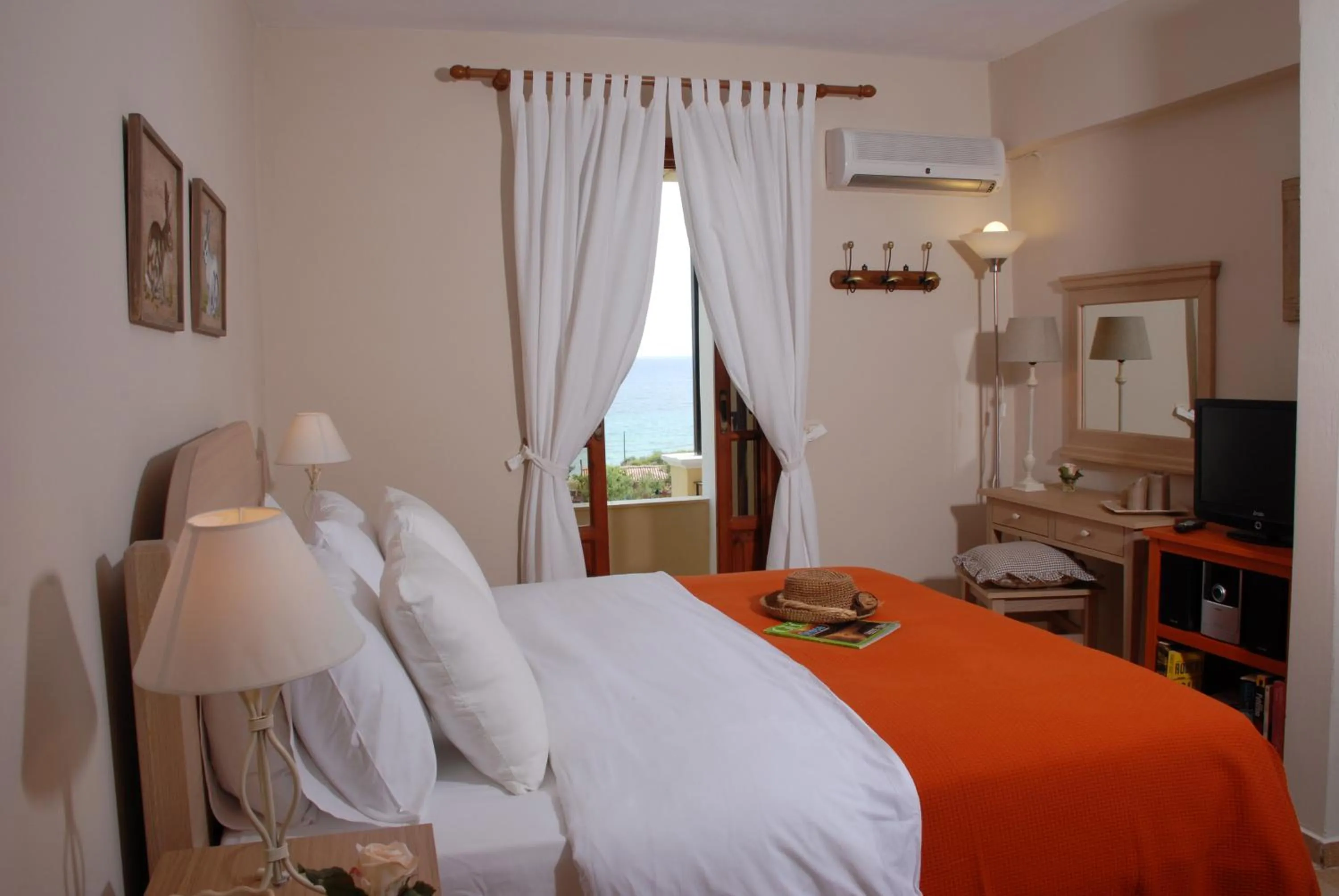 Photo of the whole room, Bed in Amboula Beach Apartments