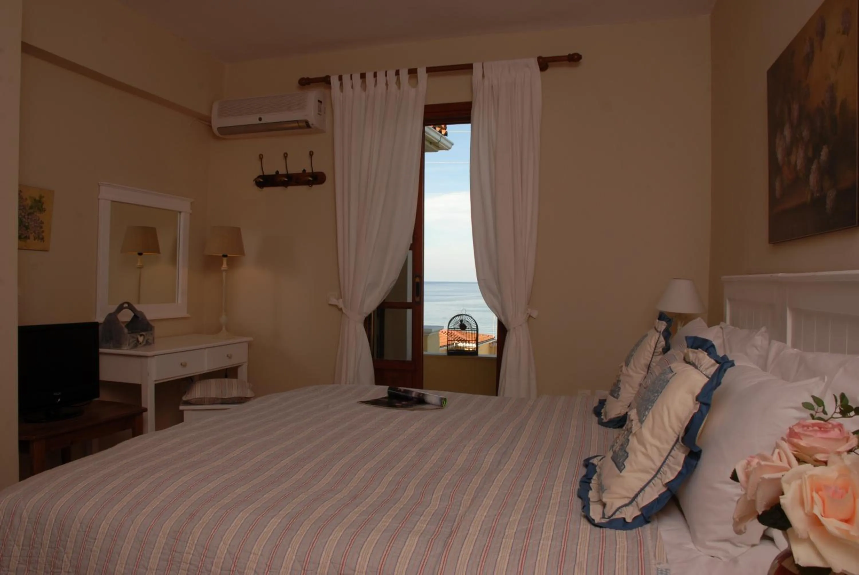 Photo of the whole room, Bed in Amboula Beach Apartments
