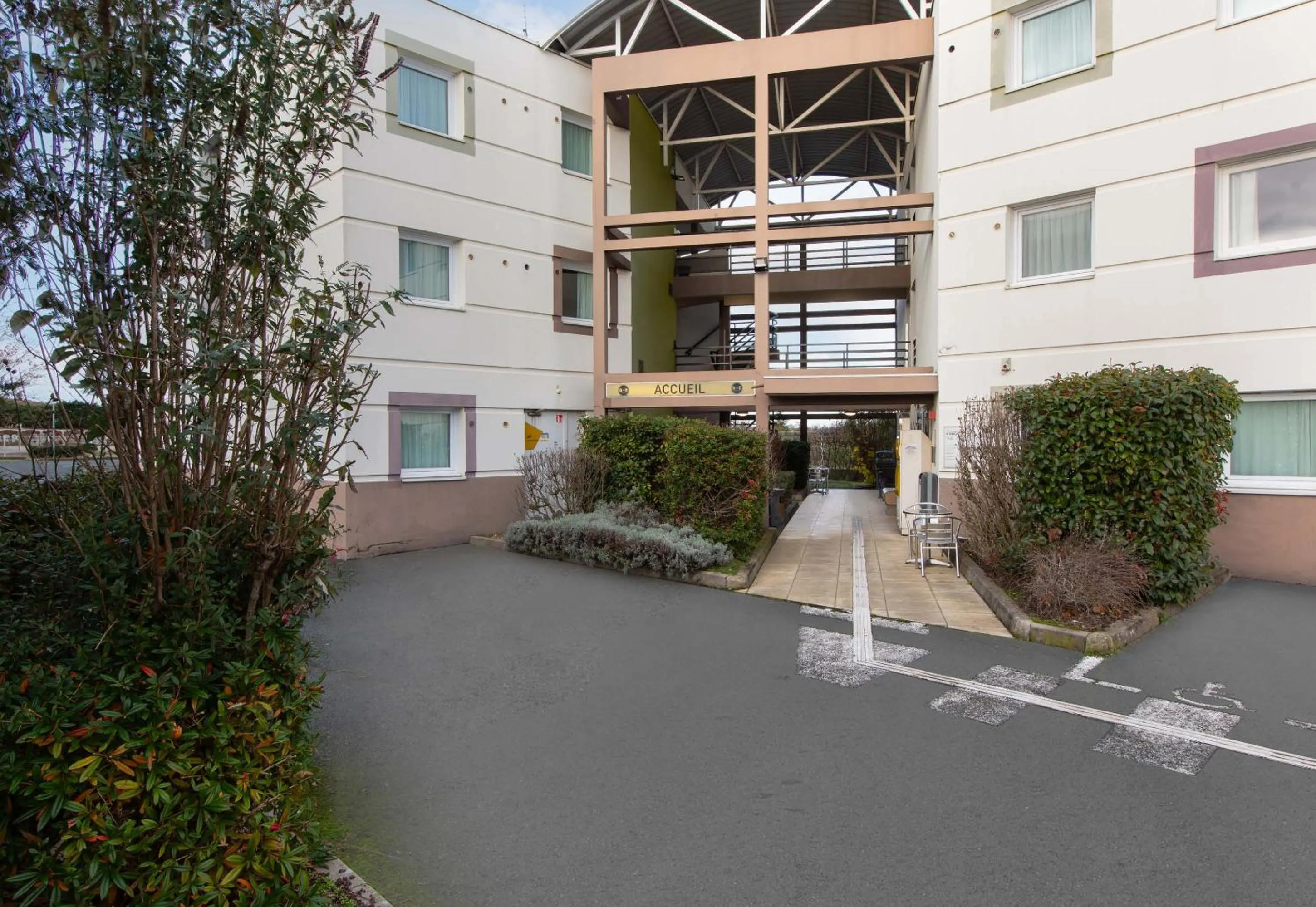 Property building in B&B HOTEL Blois Sud Vineuil