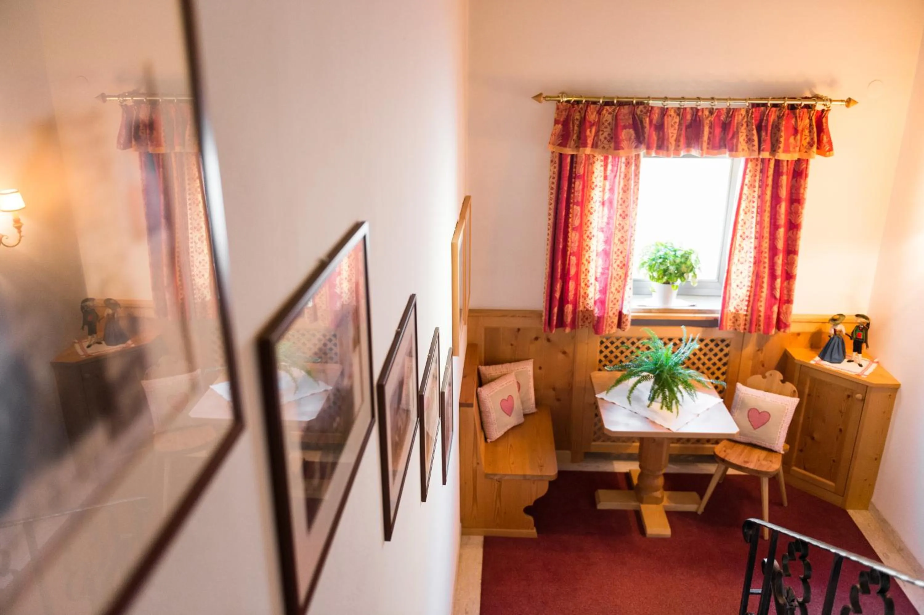 Library in Hotel Rochushof